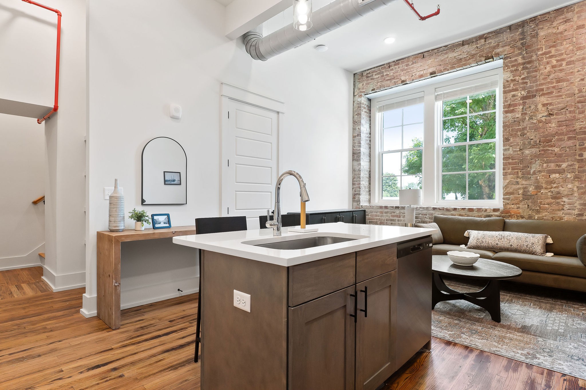 211 W Colville St Unit: 205