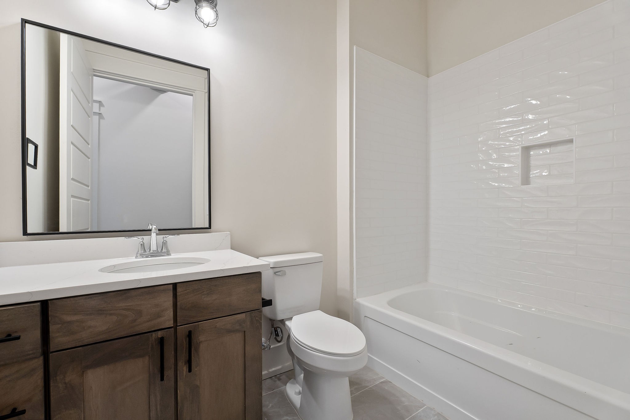 211 W Colville St Unit: 205