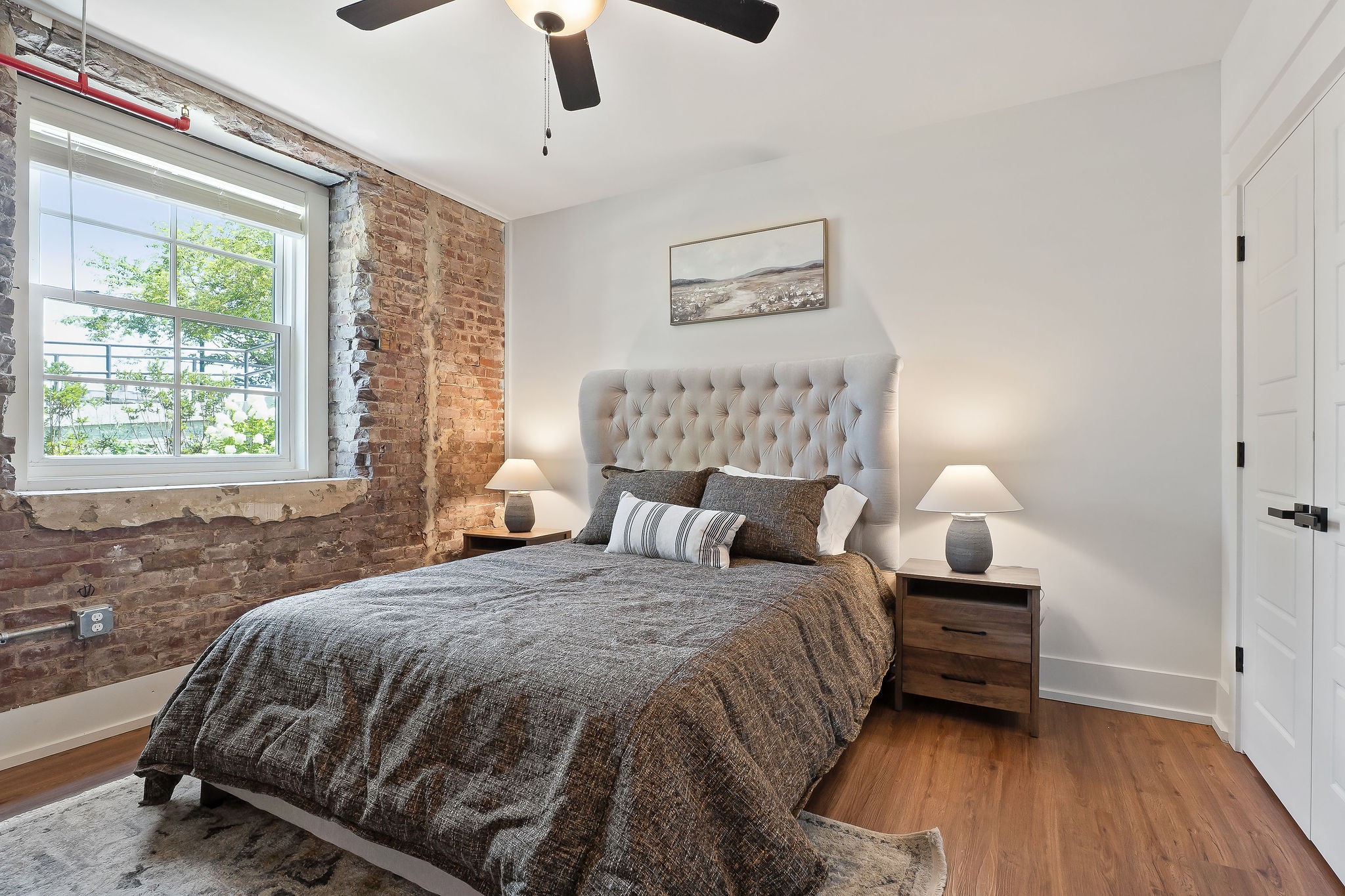 211 W Colville St Unit: 207