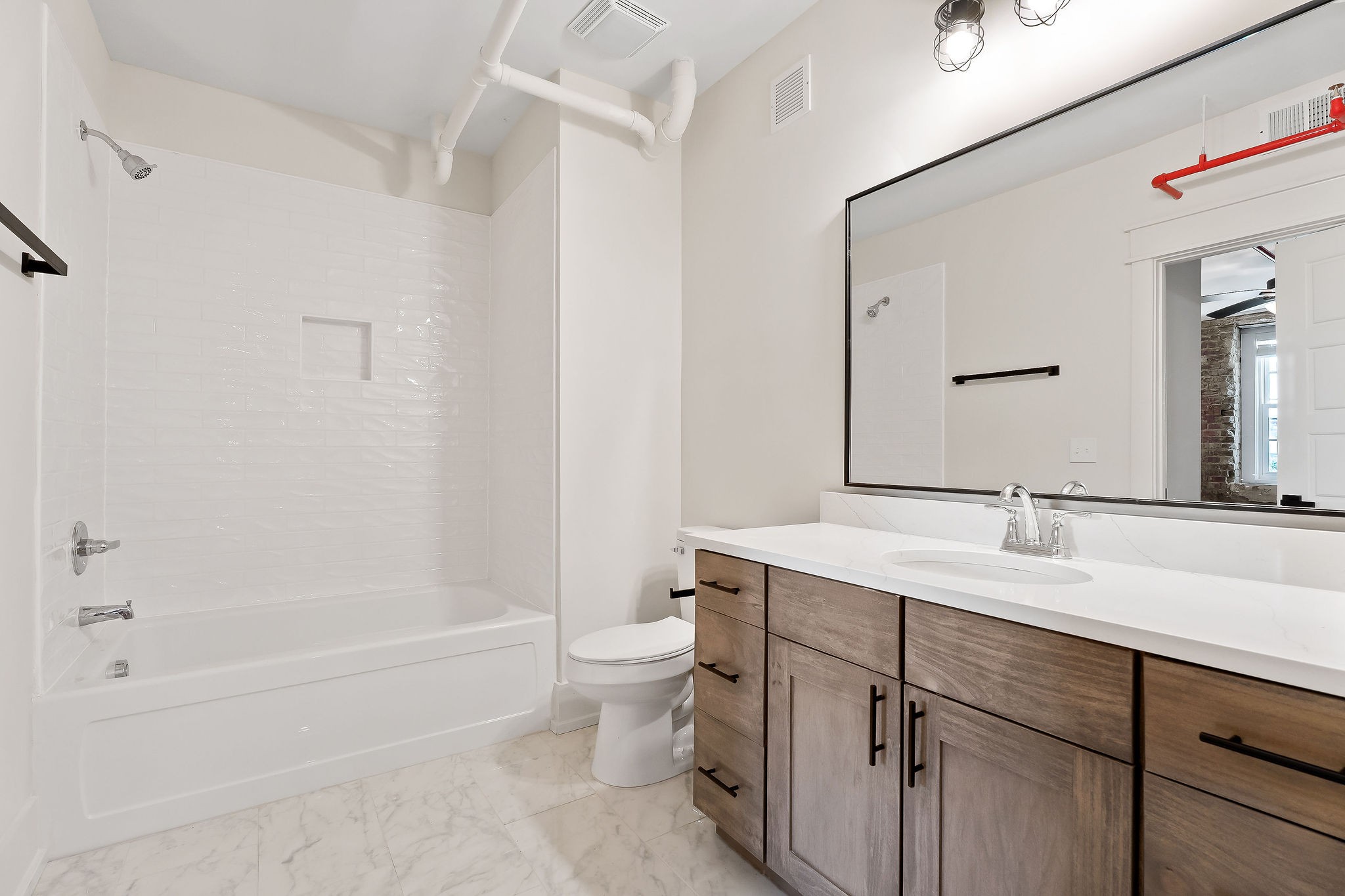 211 W Colville St Unit: 207