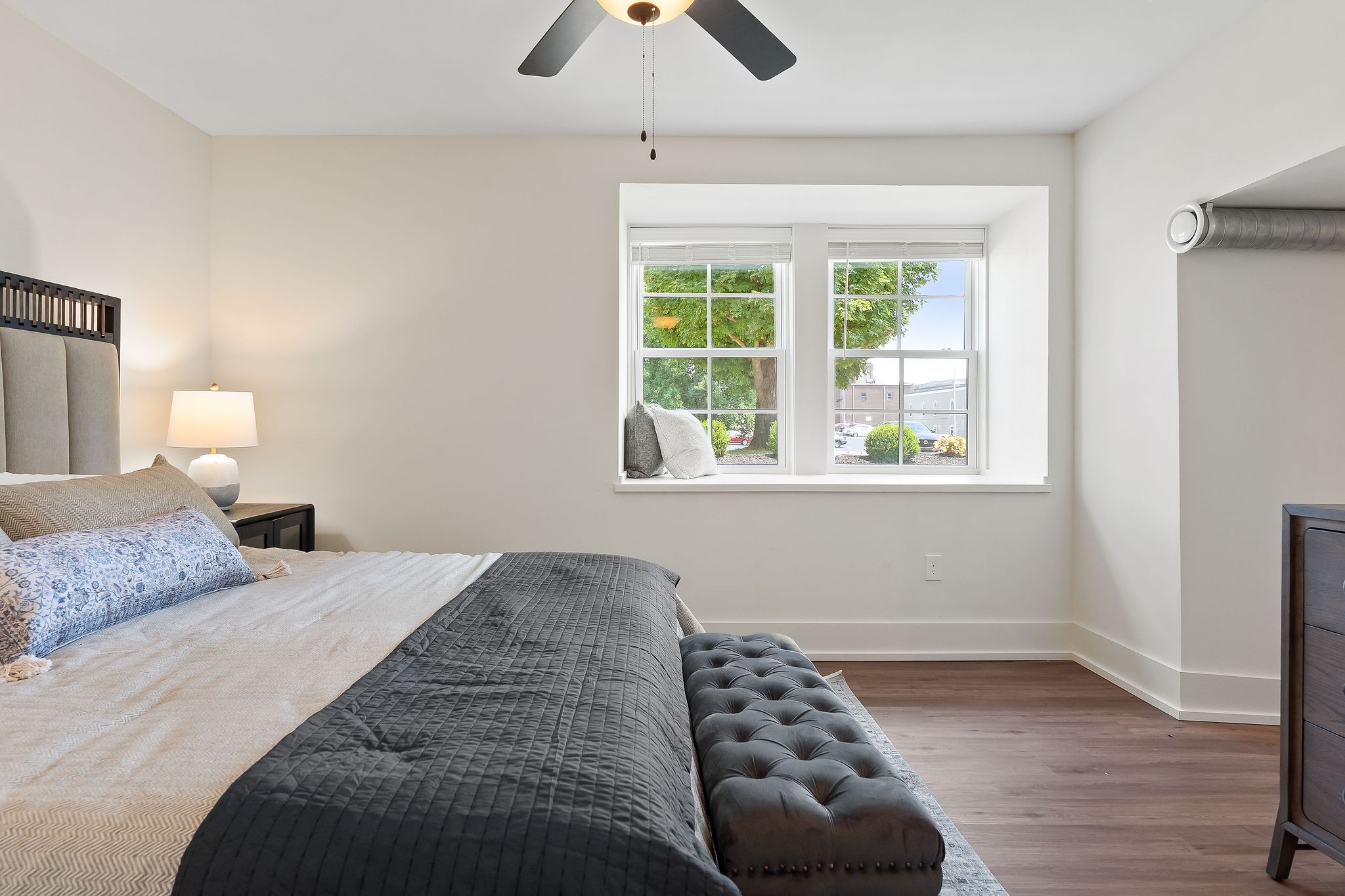 211 W Colville St Unit: 207