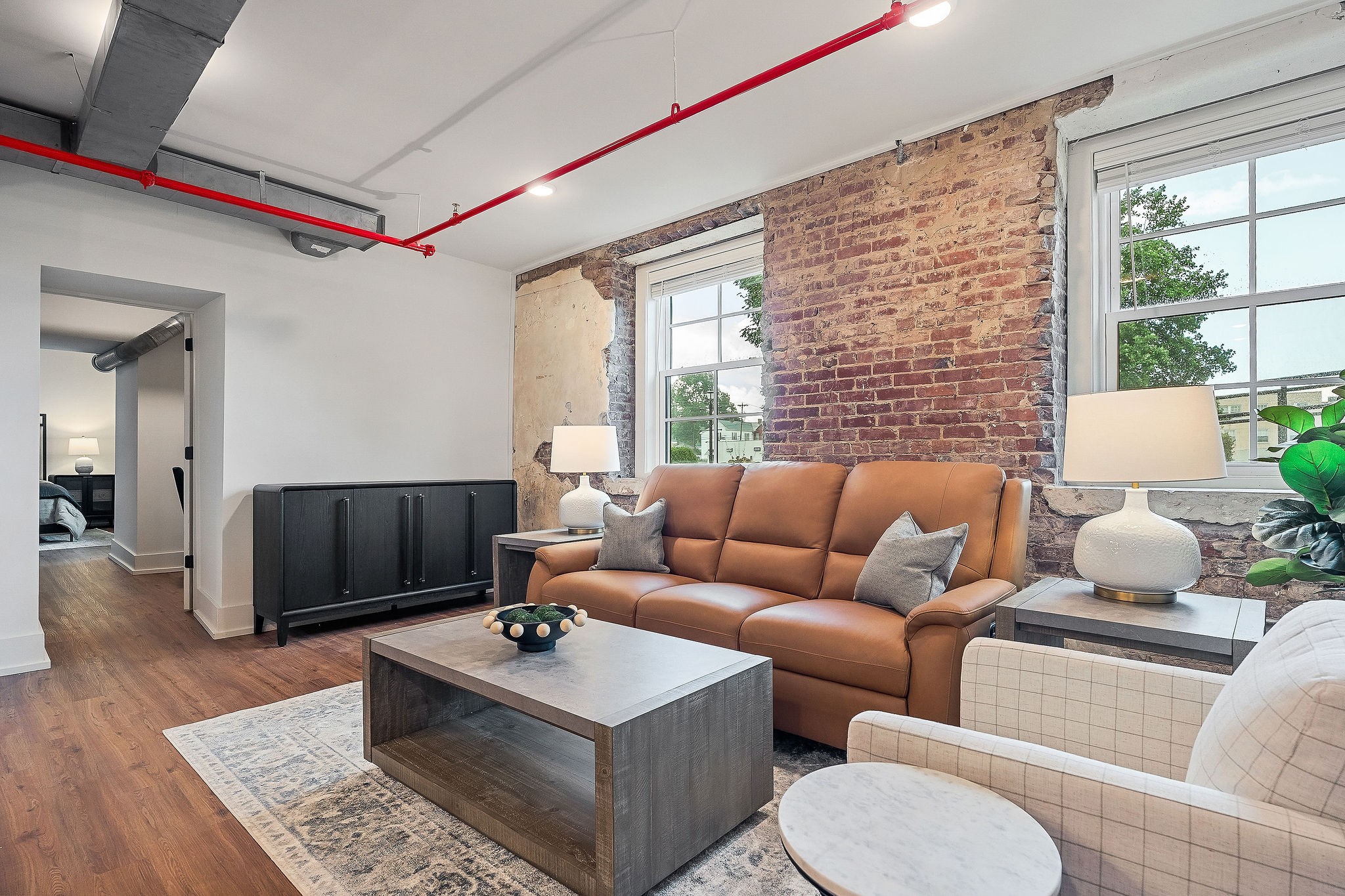 211 W Colville St Unit: 207