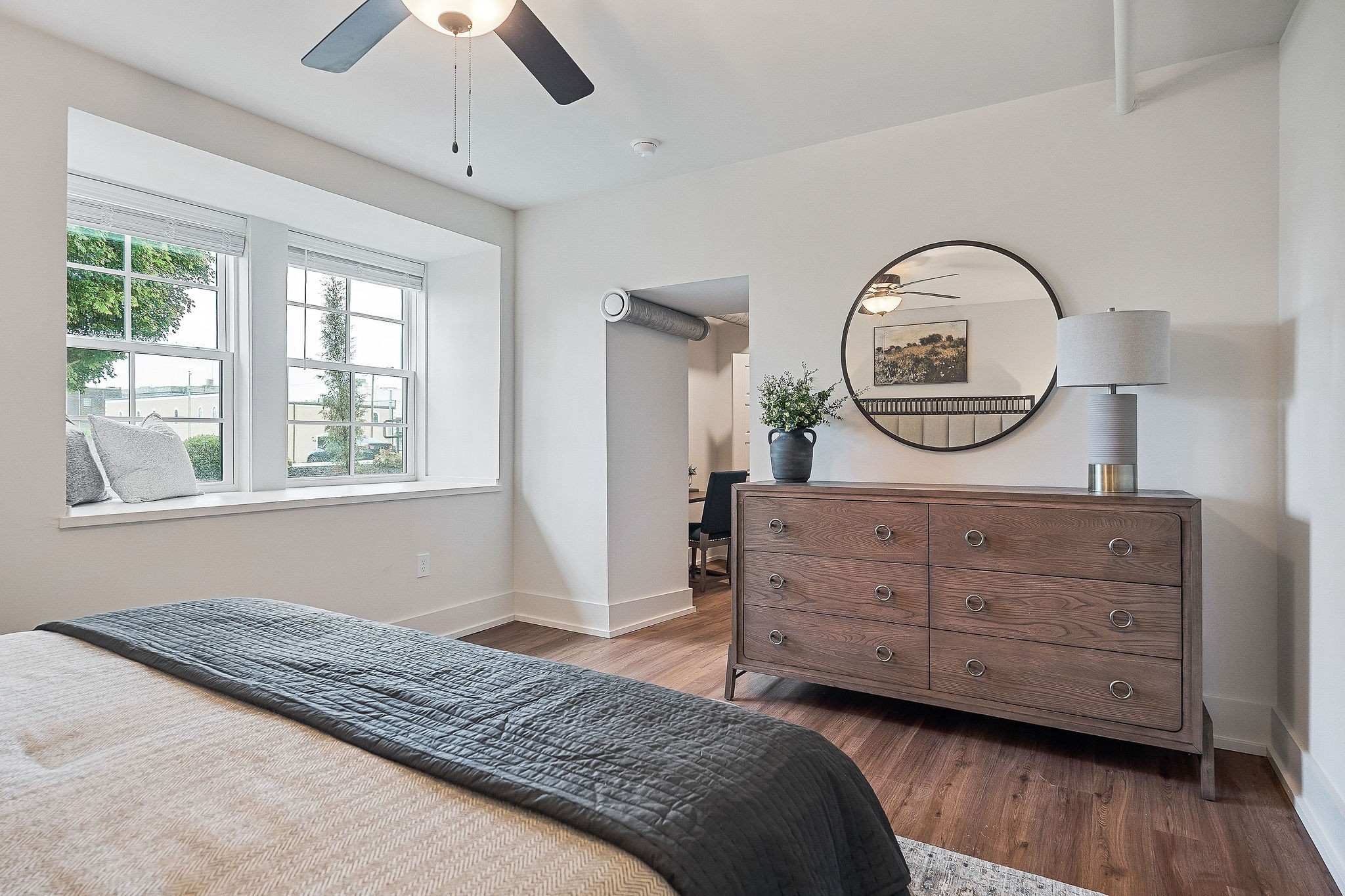 211 W Colville St Unit: 207
