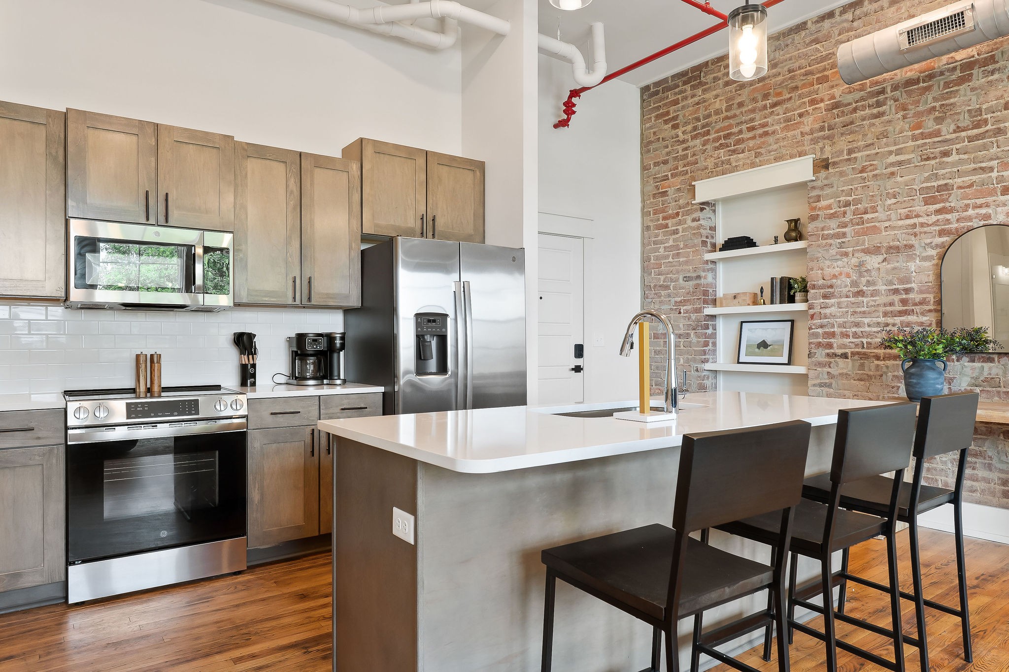 211 W Colville St Unit: 301