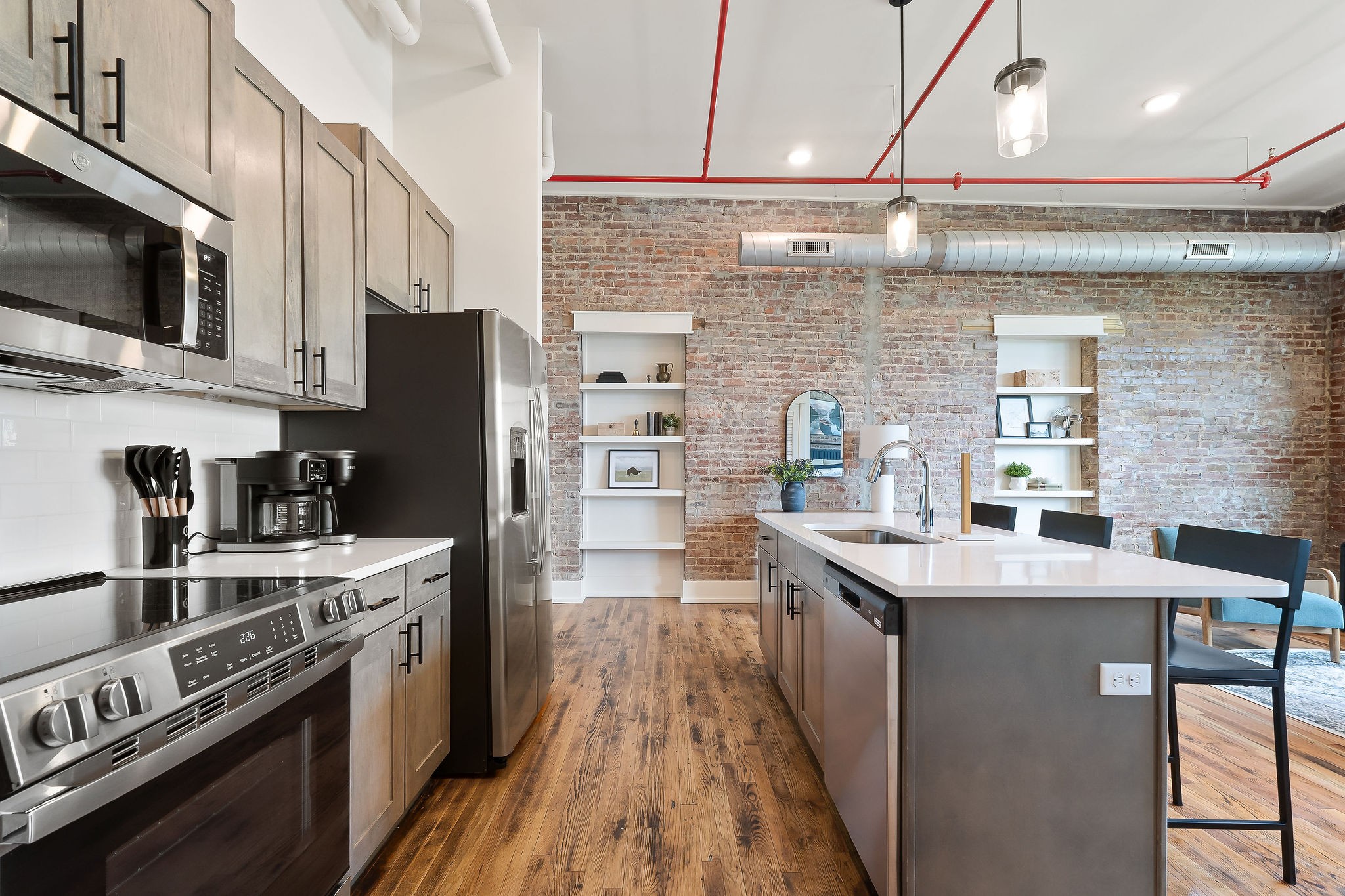 211 W Colville St Unit: 301