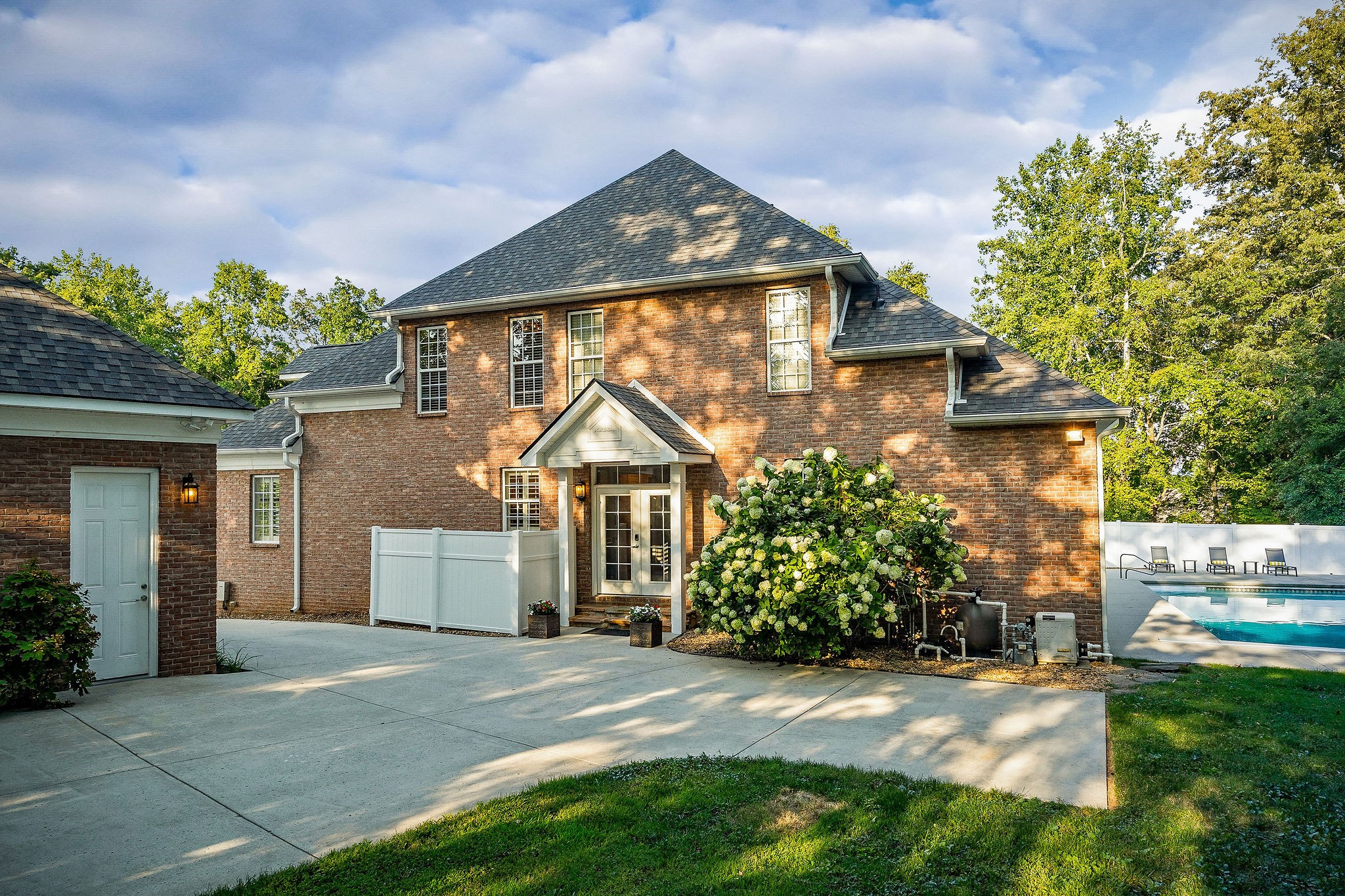 914 Beckridge Rd