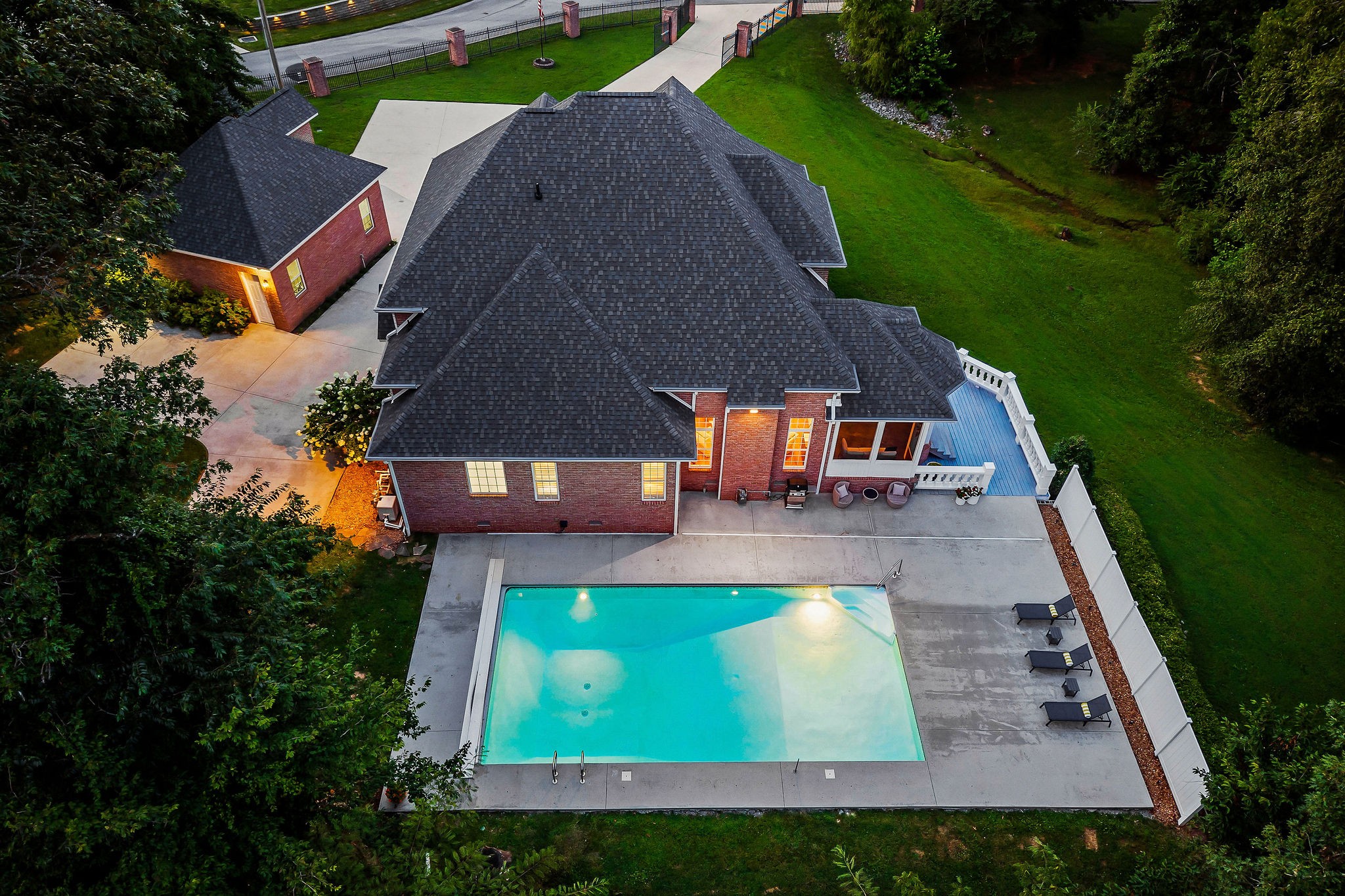 914 Beckridge Rd