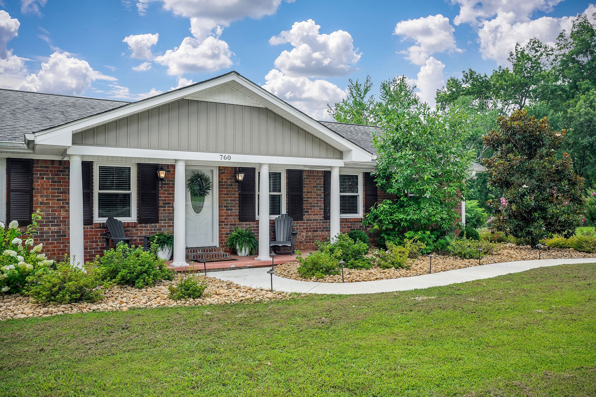 760 Lakeland Dr