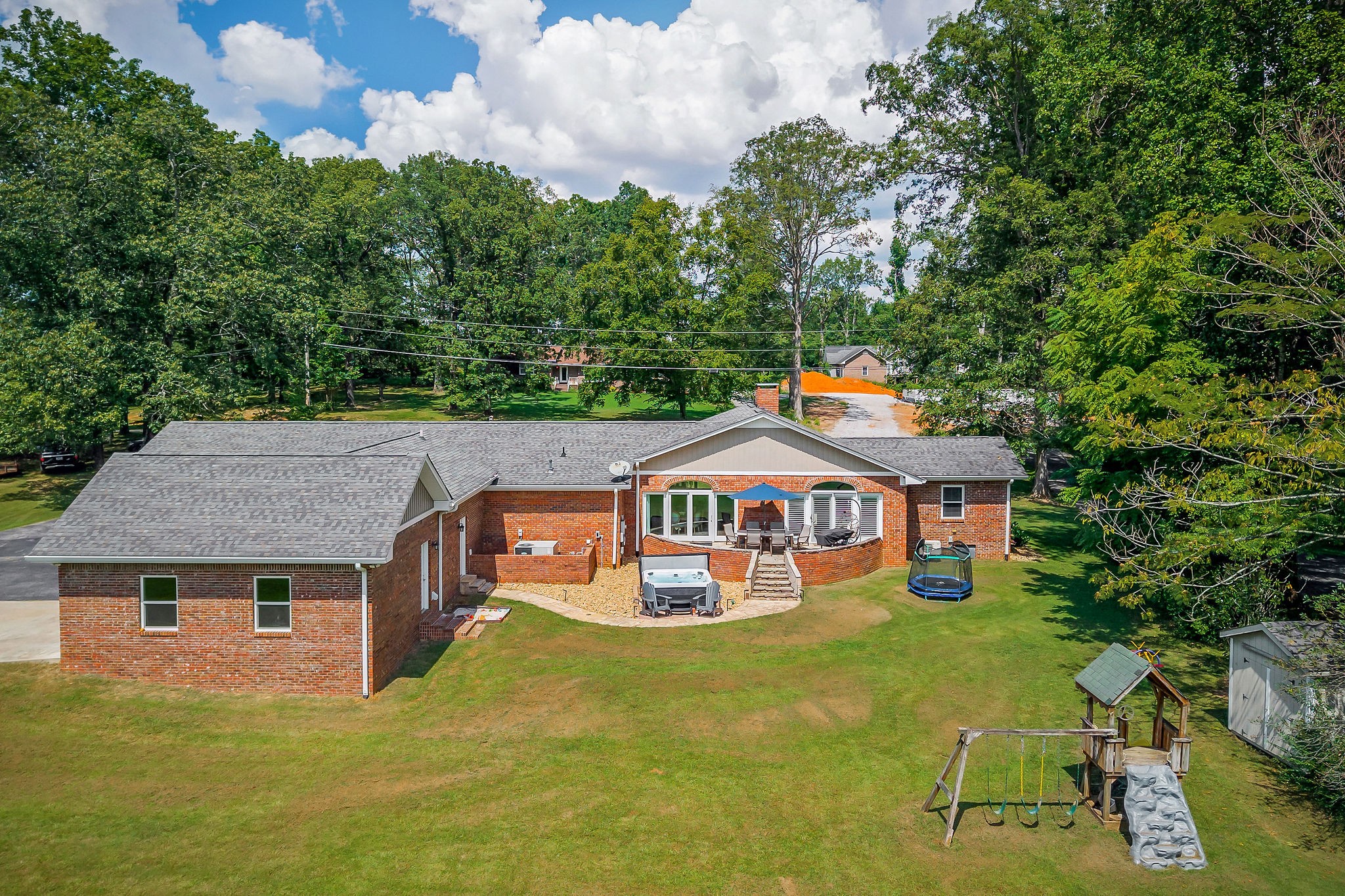 760 Lakeland Dr