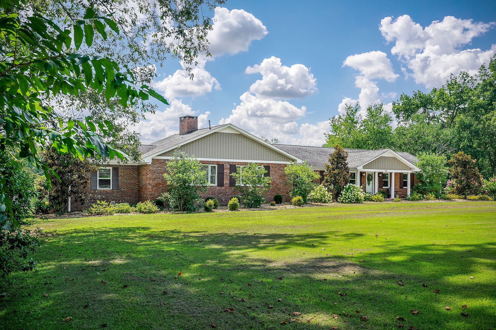 760 Lakeland Dr