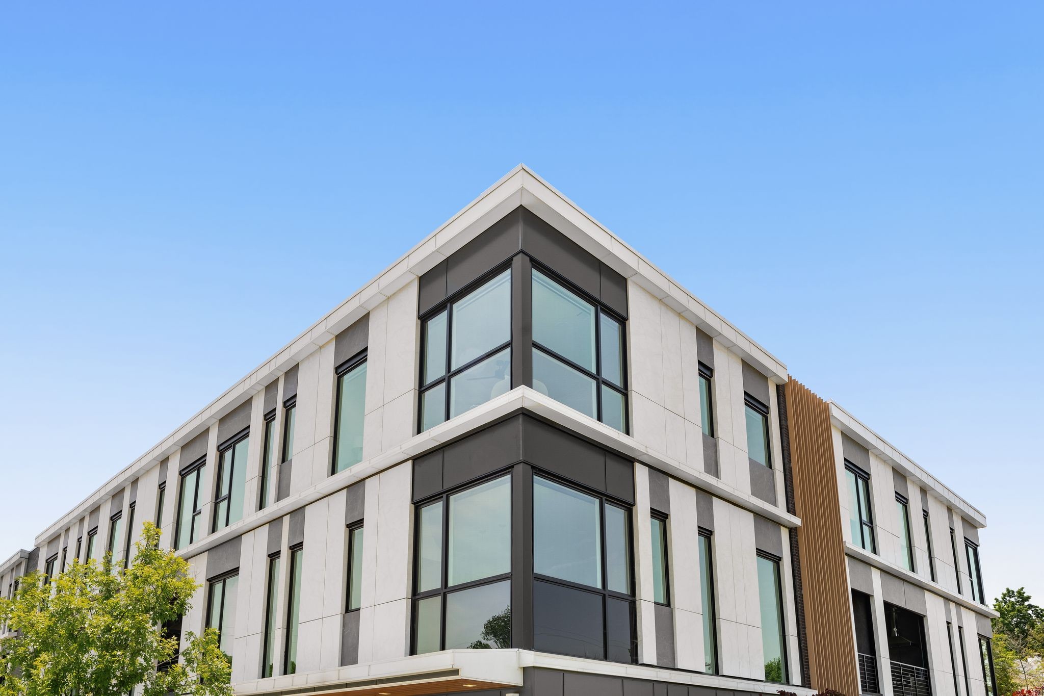 95 Leonard Ave Unit: 5
