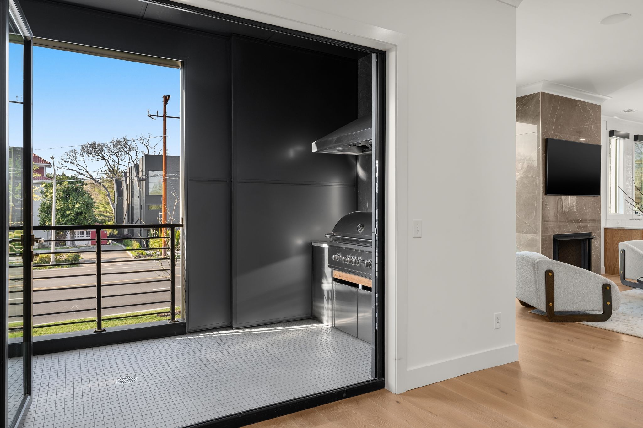 95 Leonard Ave Unit: 2