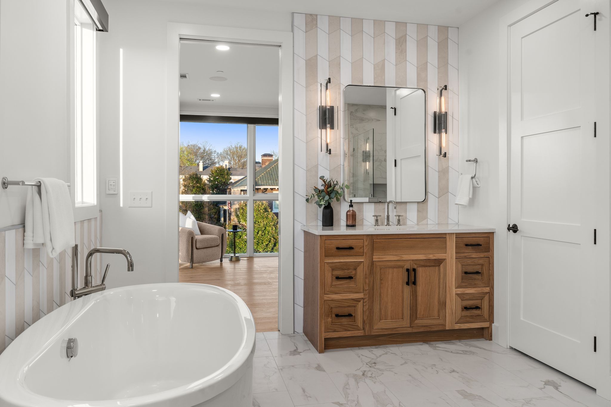 95 Leonard Ave Unit: 2