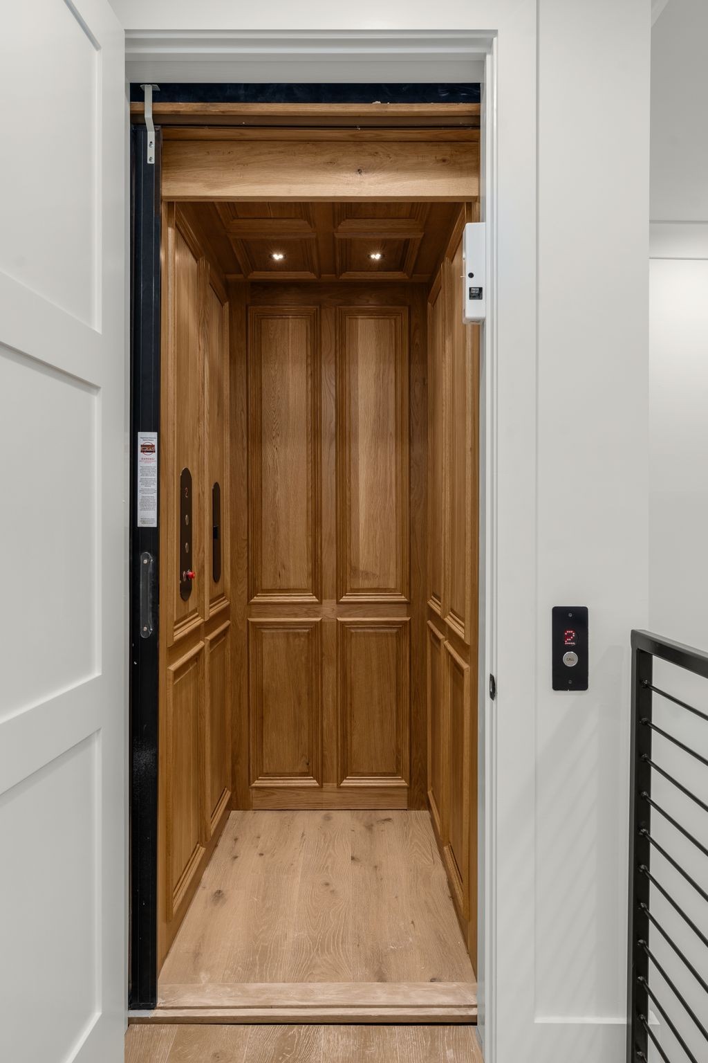 95 Leonard Ave Unit: 2