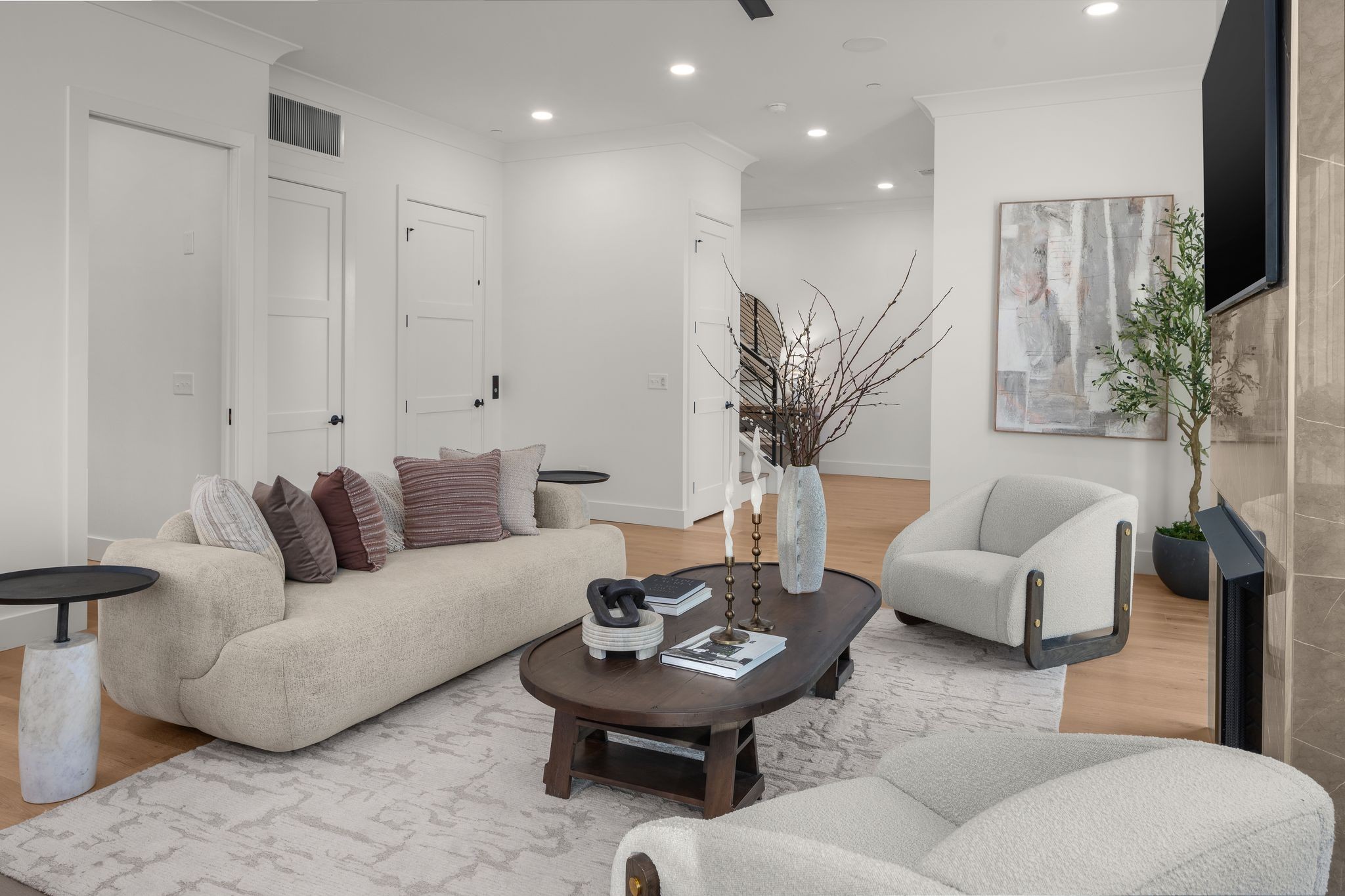 95 Leonard Ave Unit: 2
