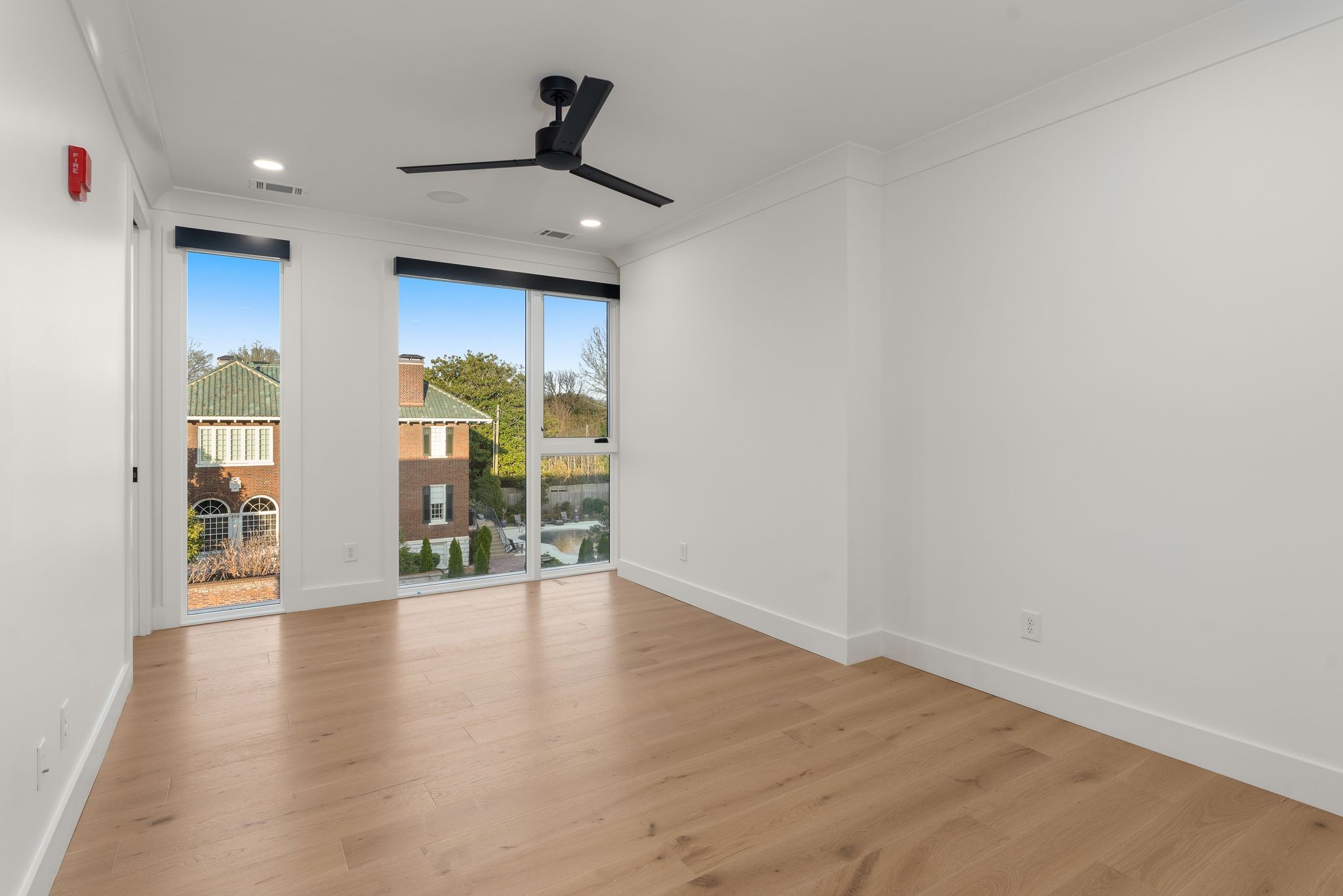 95 Leonard Ave Unit: 2