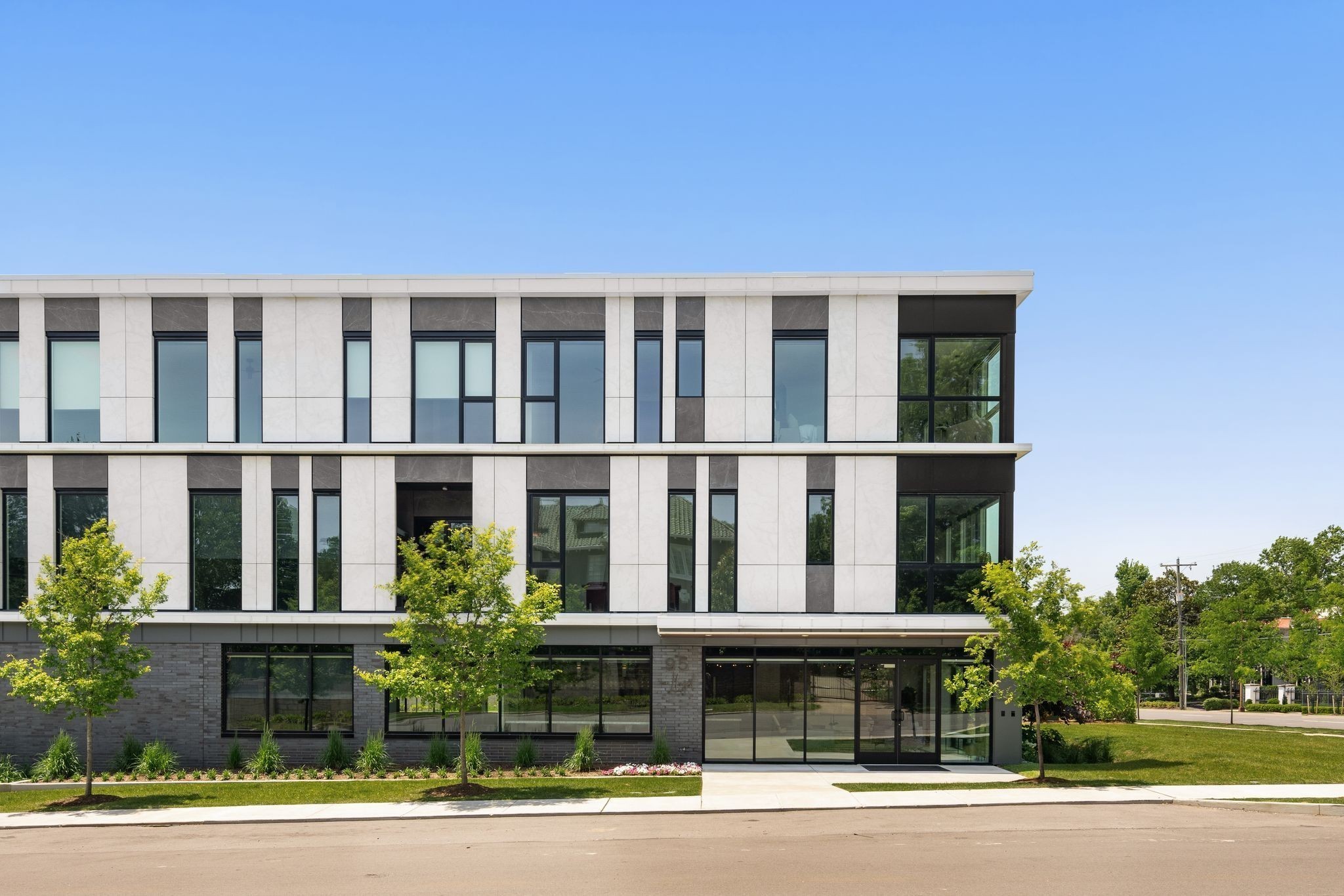 95 Leonard Ave Unit: 6
