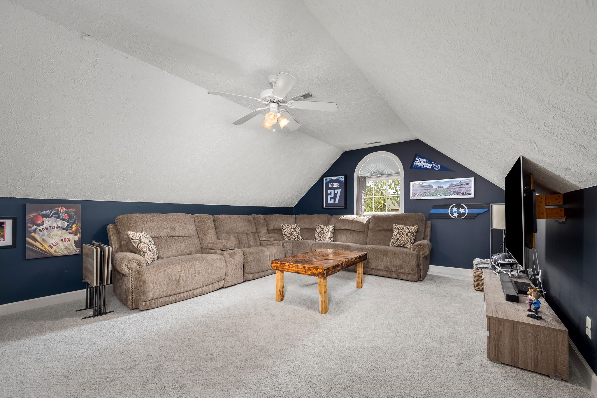 828 Renaissance Ave