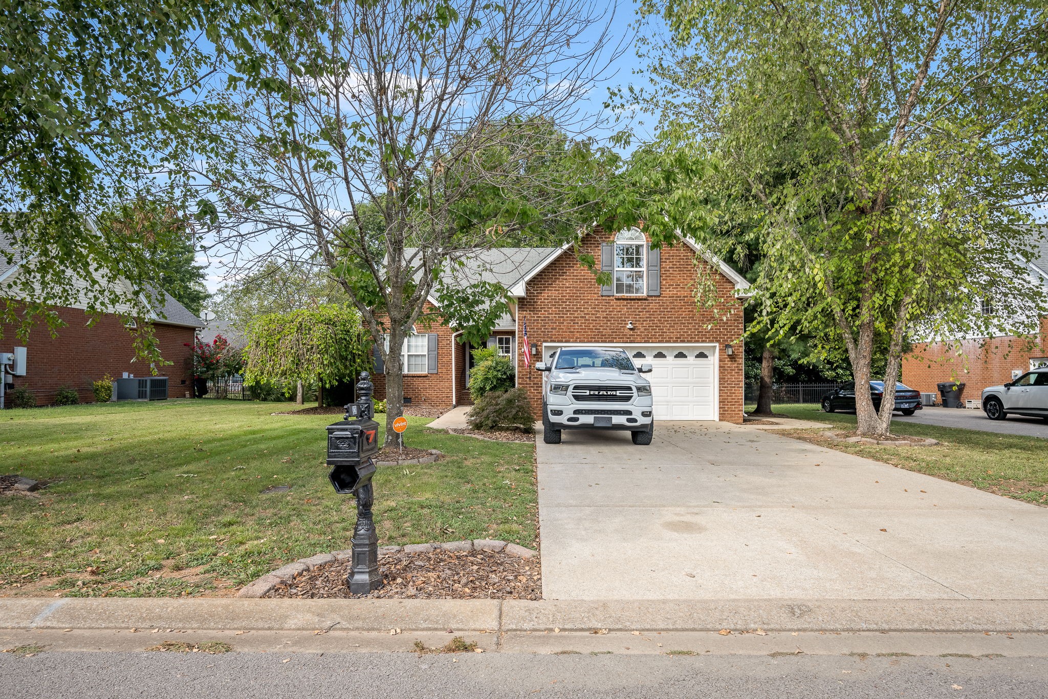 828 Renaissance Ave