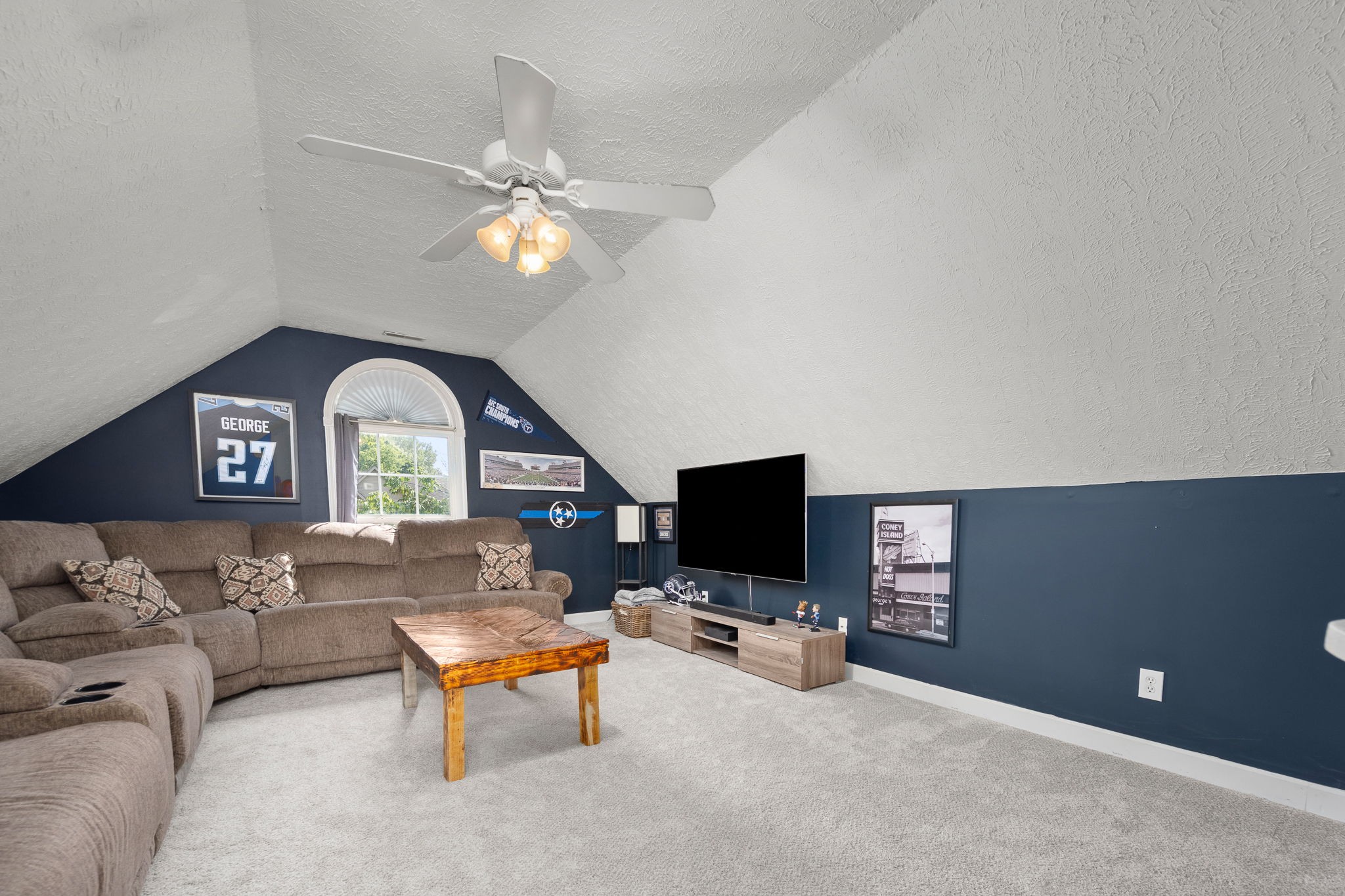 828 Renaissance Ave