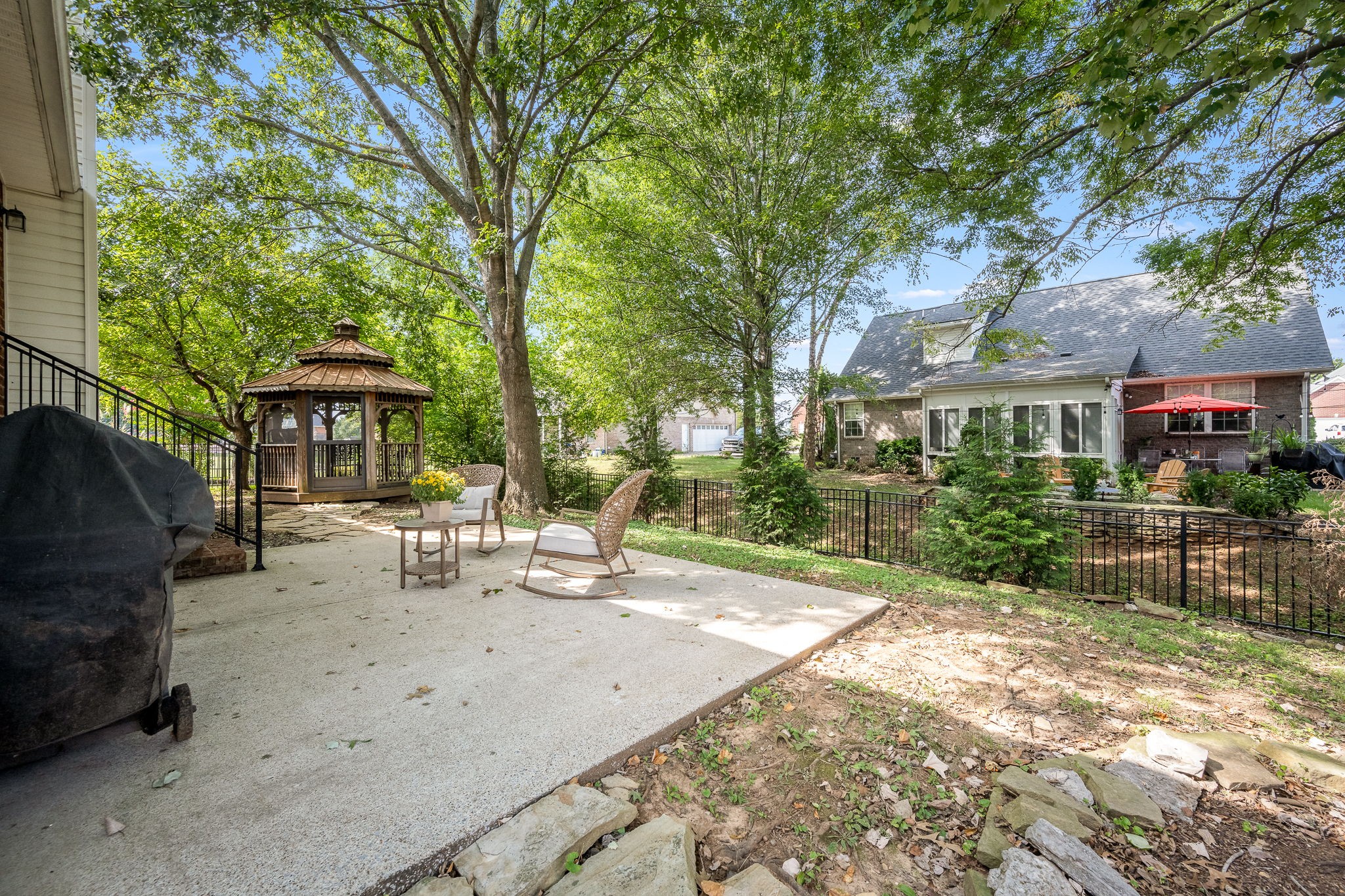 828 Renaissance Ave