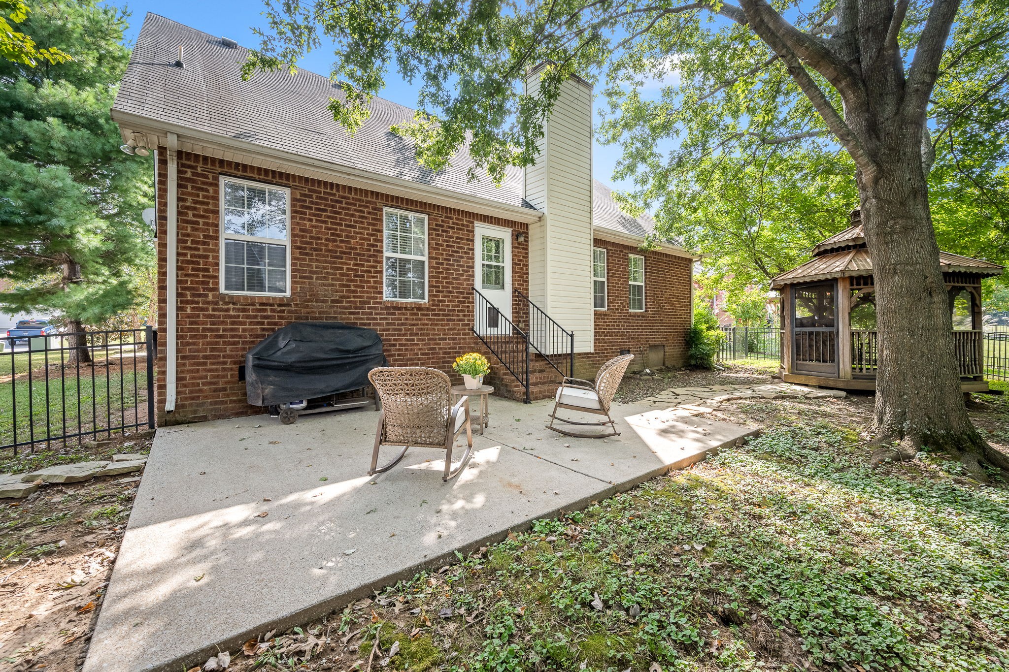 828 Renaissance Ave