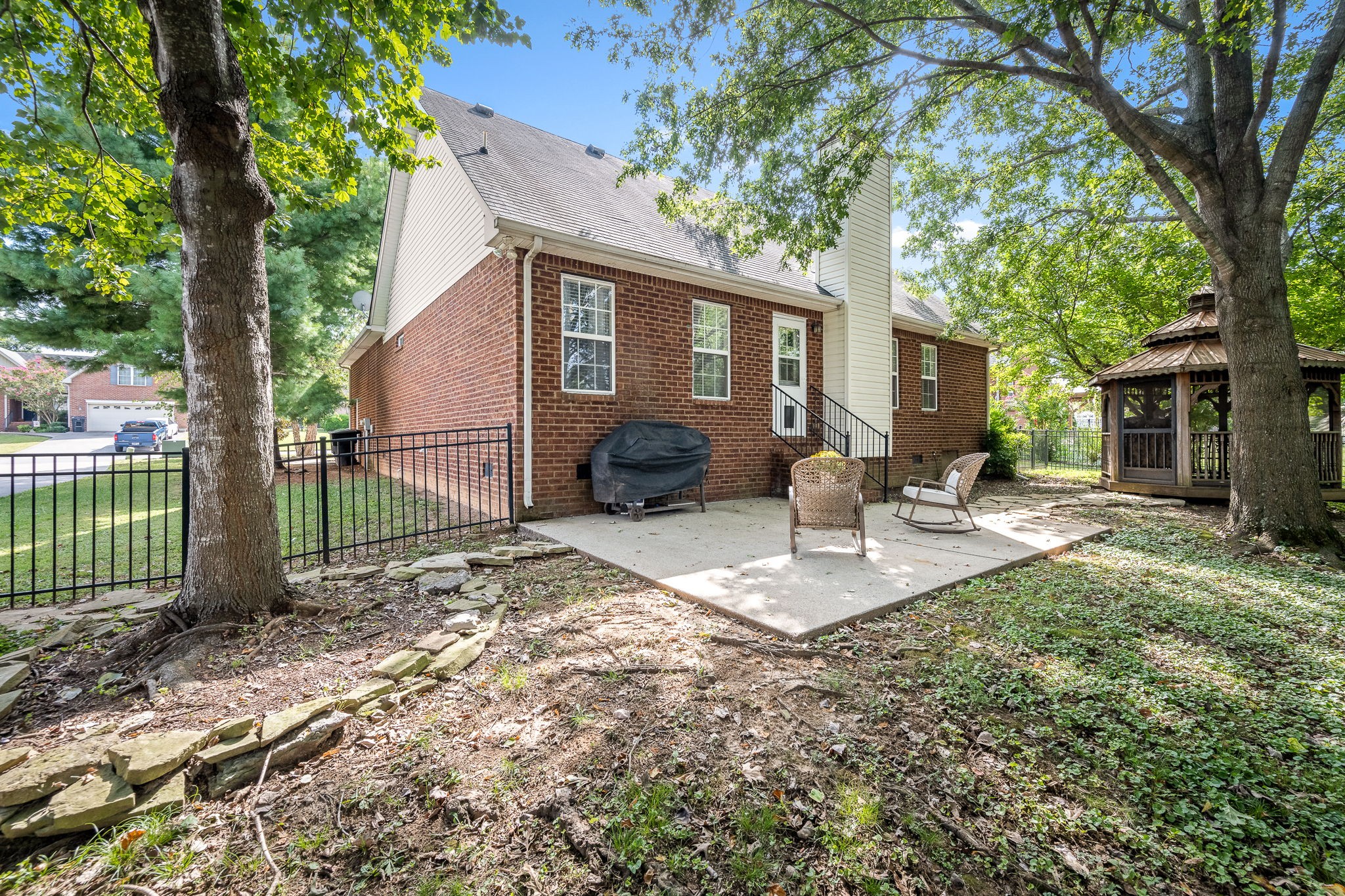 828 Renaissance Ave