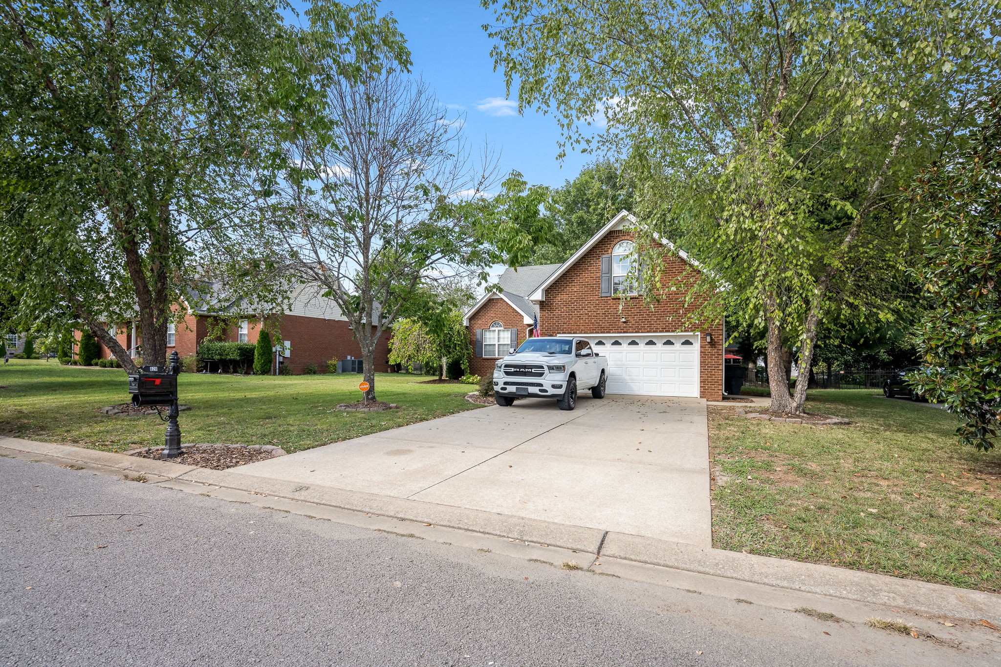 828 Renaissance Ave