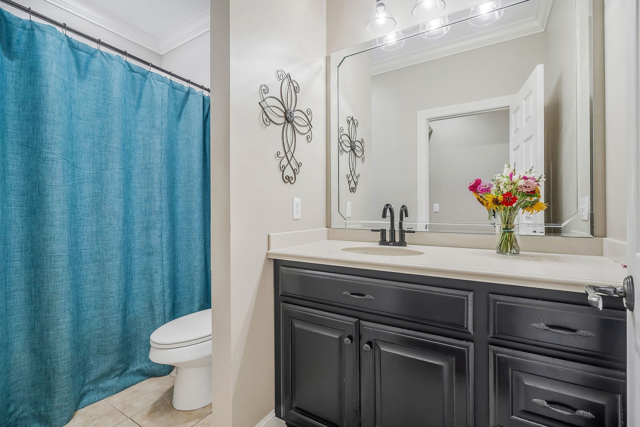 225 Hickory Ct