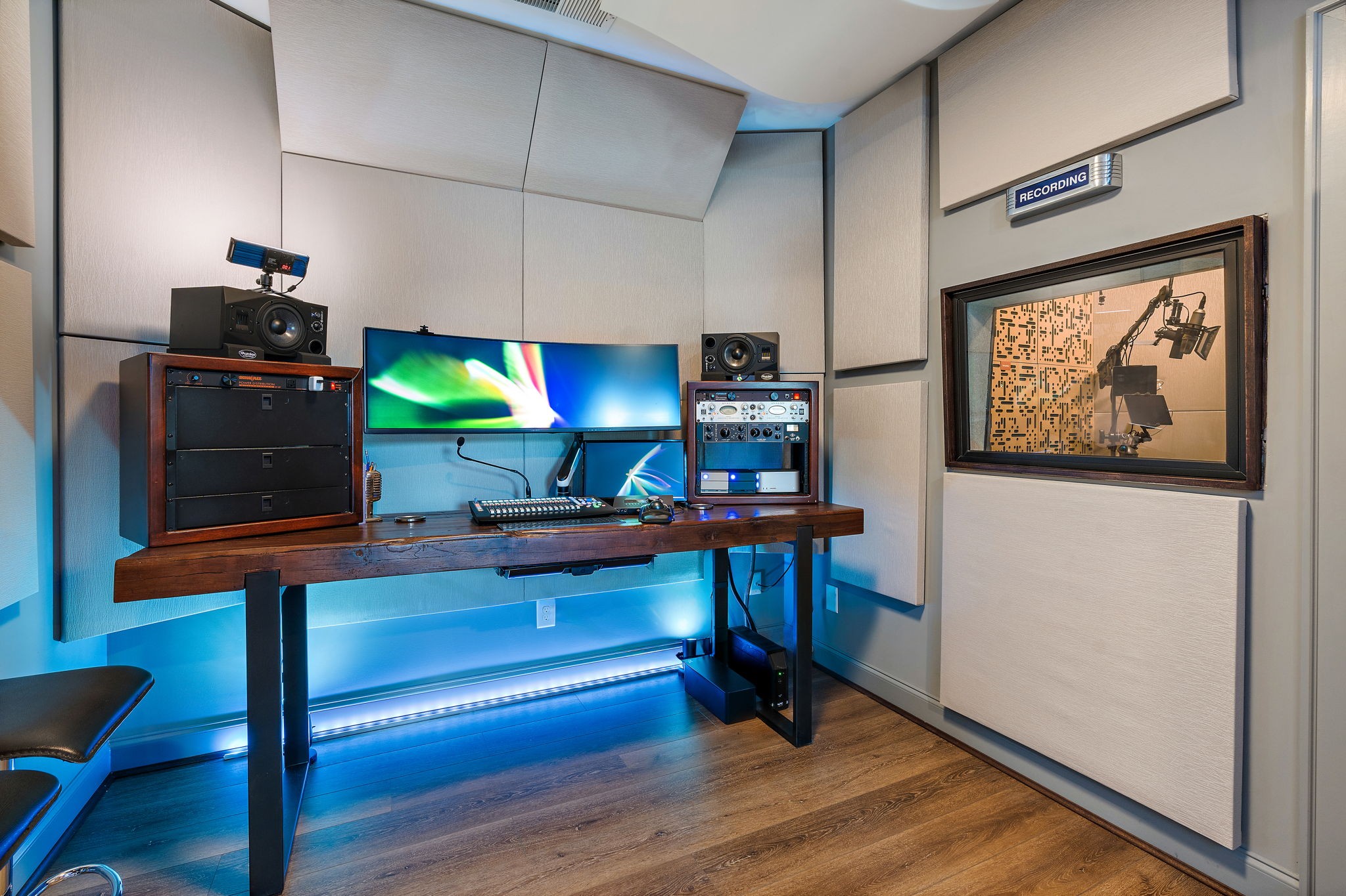 7025 Vineyard Valley Dr