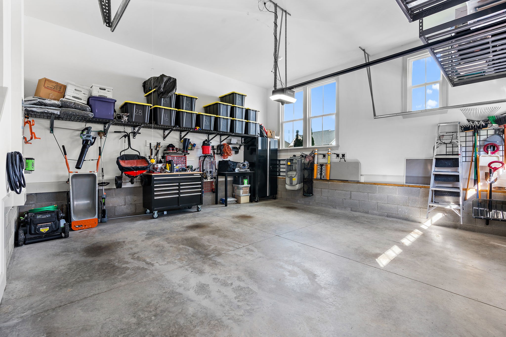 7025 Vineyard Valley Dr