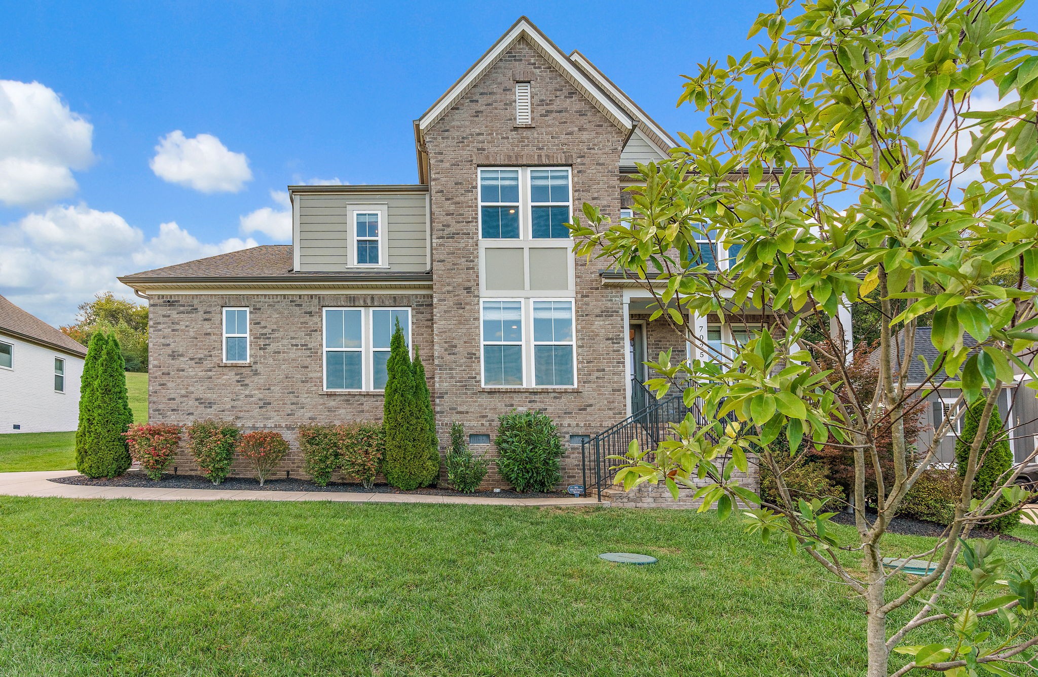 7025 Vineyard Valley Dr