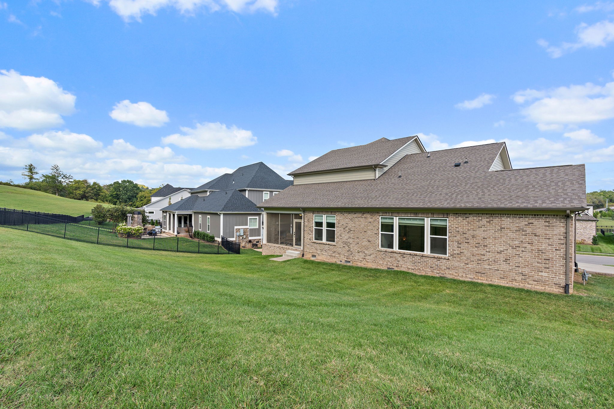 7025 Vineyard Valley Dr