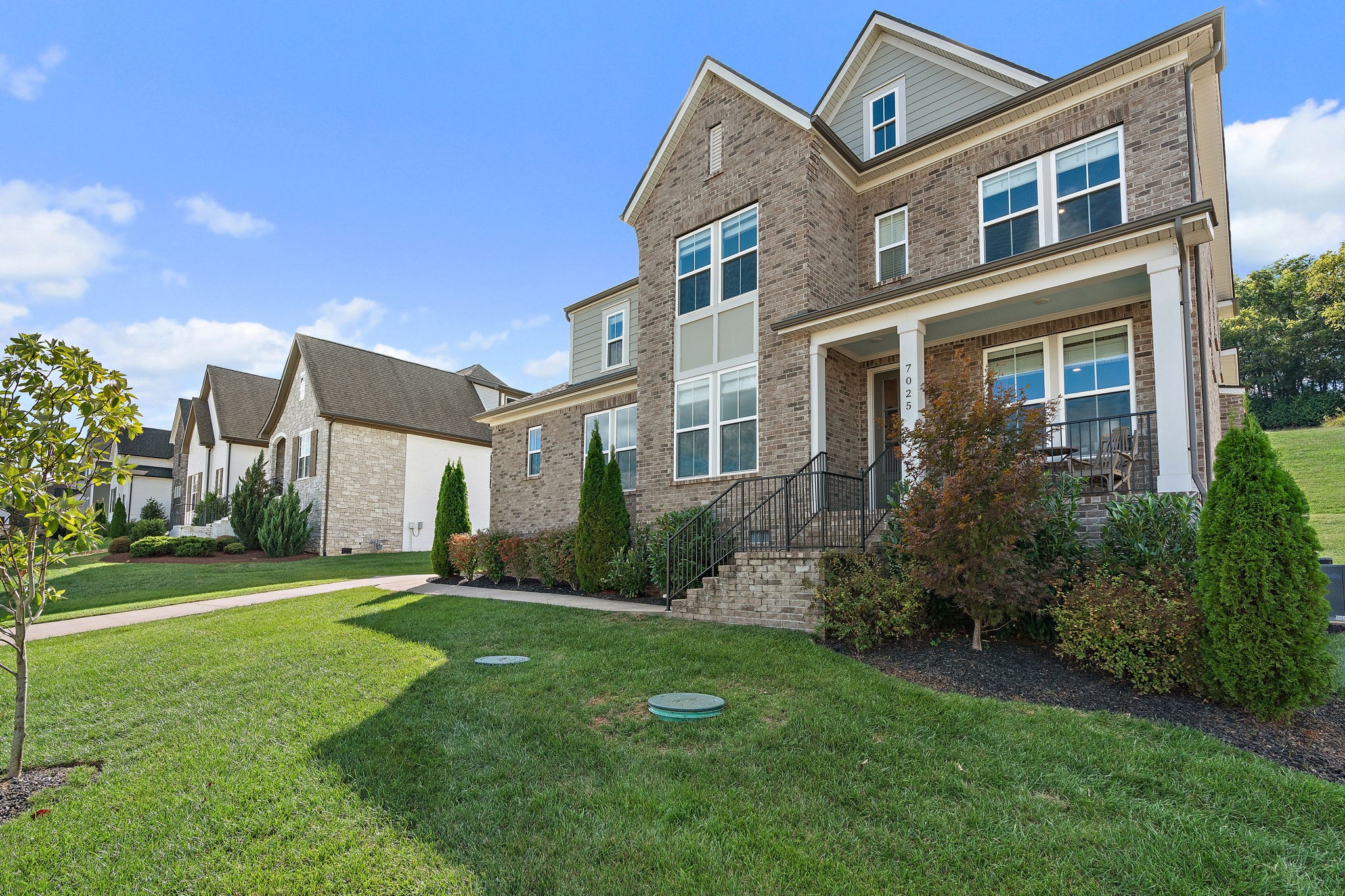 7025 Vineyard Valley Dr