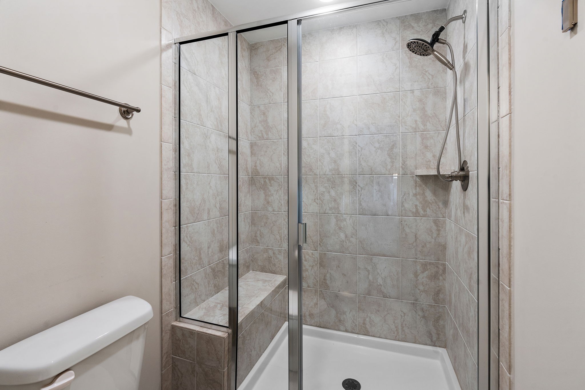 7025 Vineyard Valley Dr