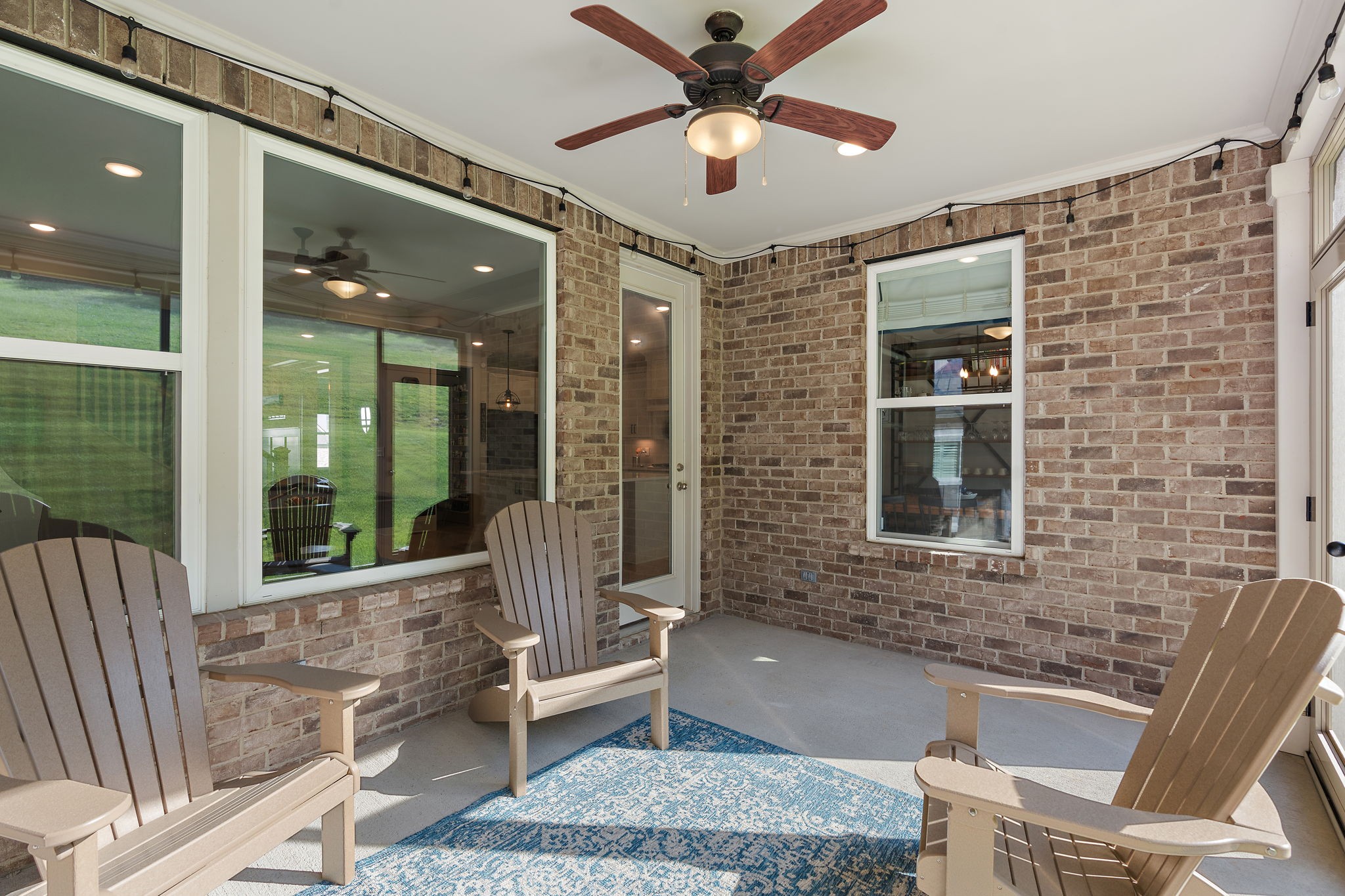 7025 Vineyard Valley Dr