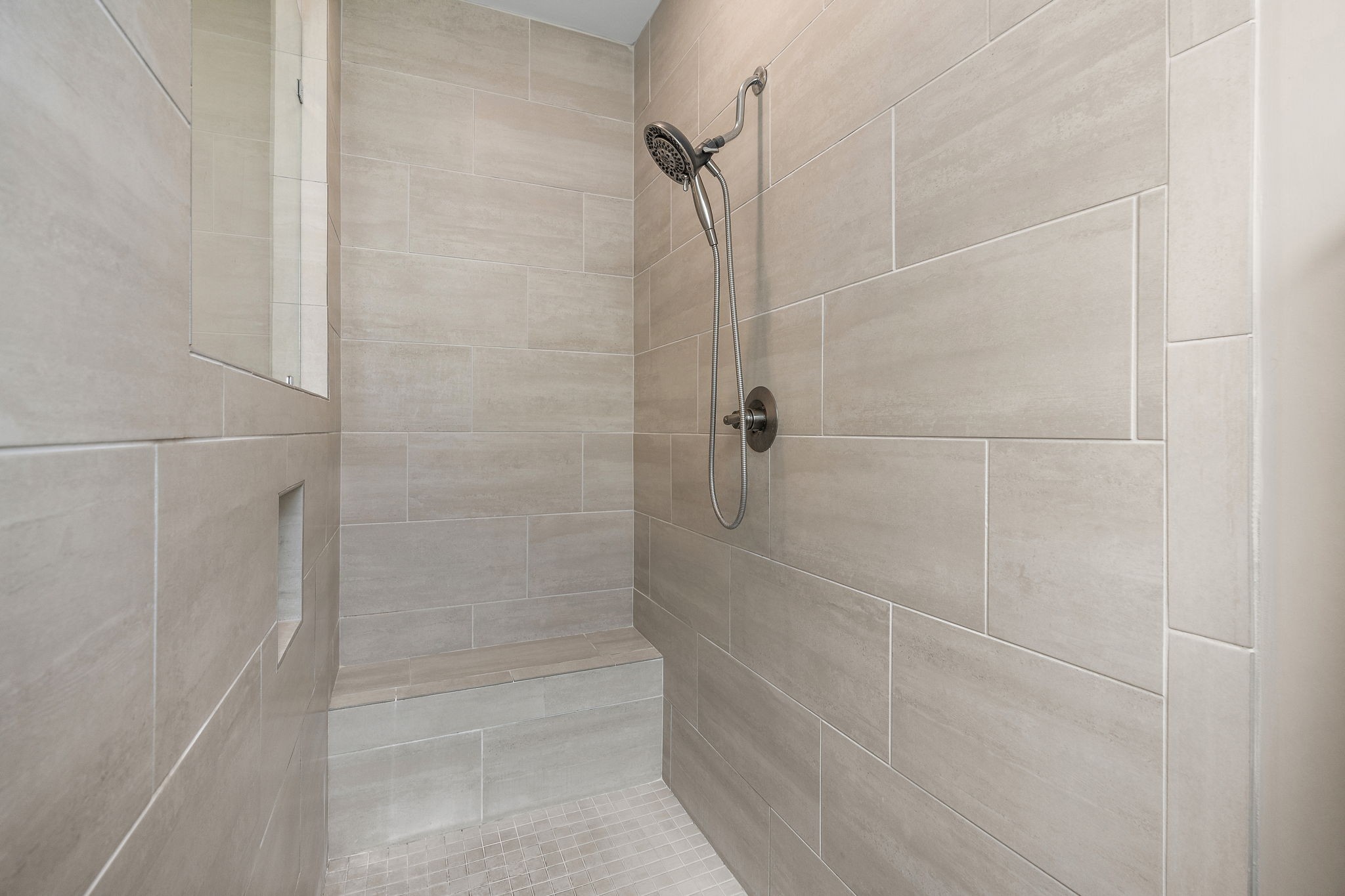 7025 Vineyard Valley Dr