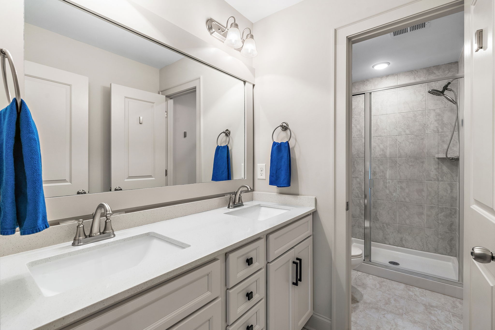 7025 Vineyard Valley Dr