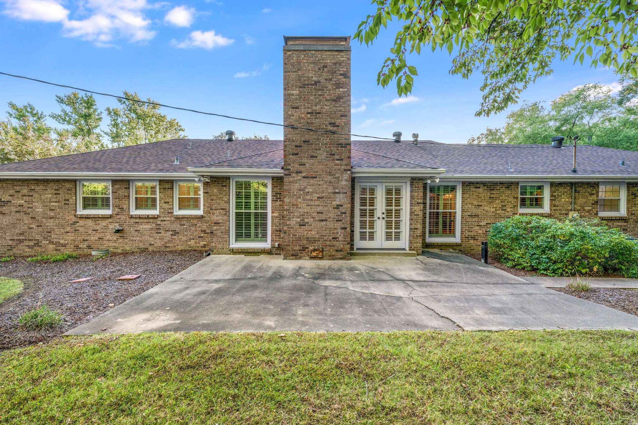 5899 E Ashland Dr