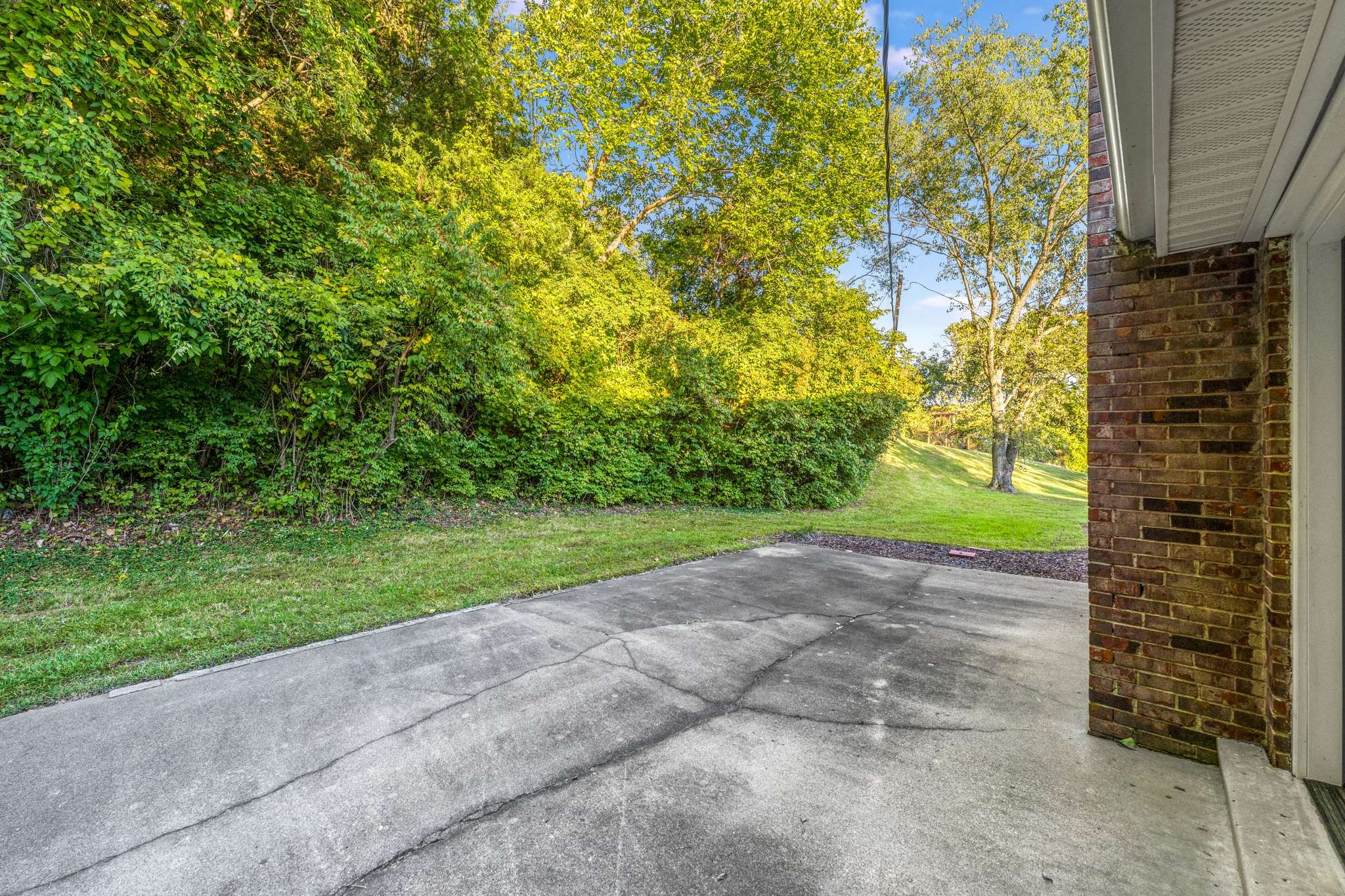 5899 E Ashland Dr