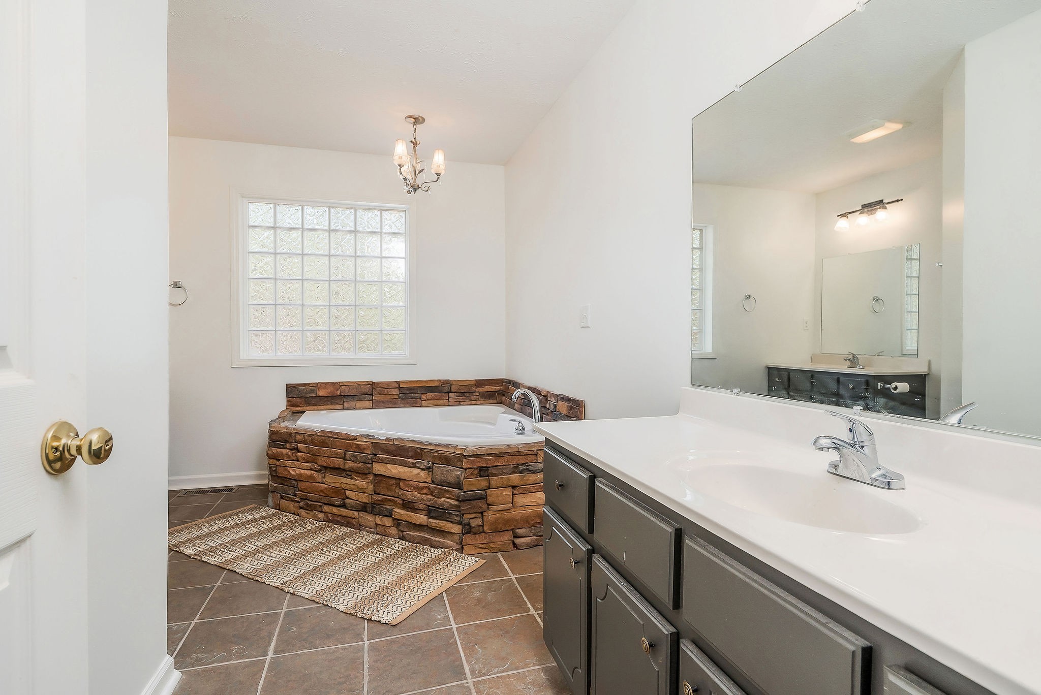 1219 Four Seasons Dr