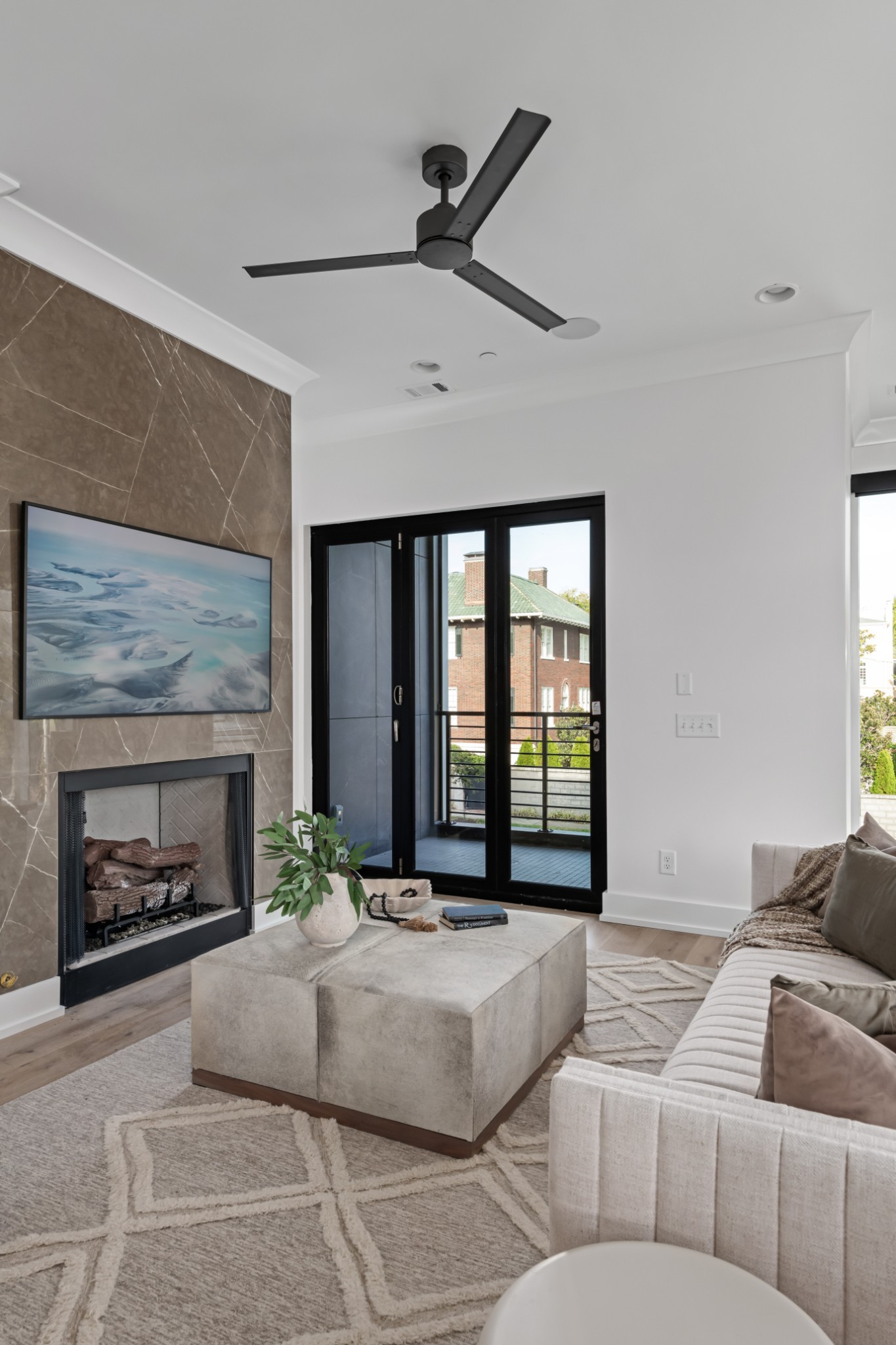 95 Leonard Ave Unit: 8