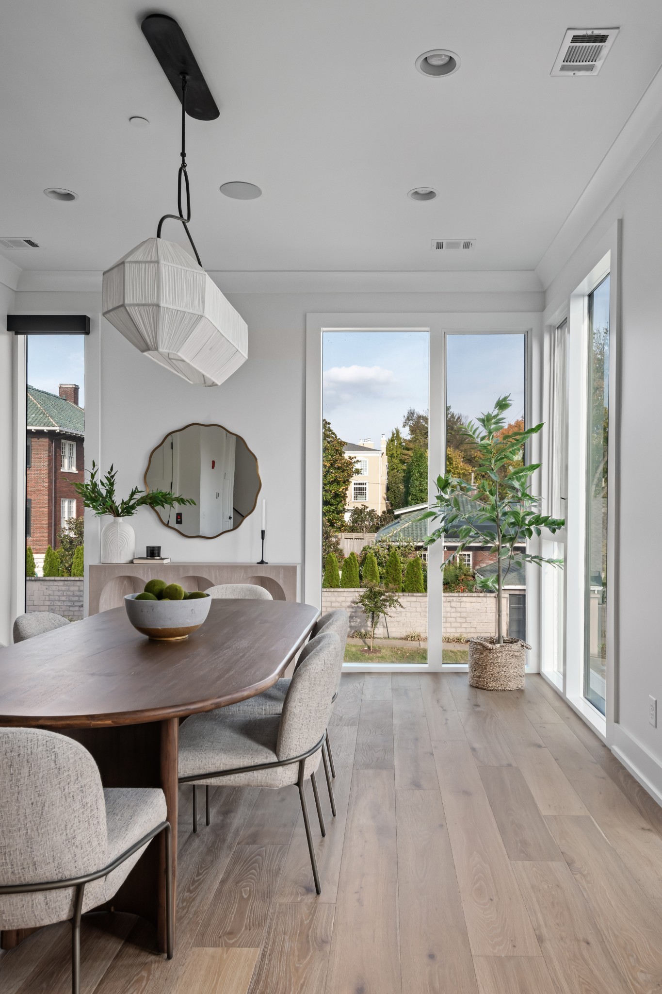 95 Leonard Ave Unit: 8