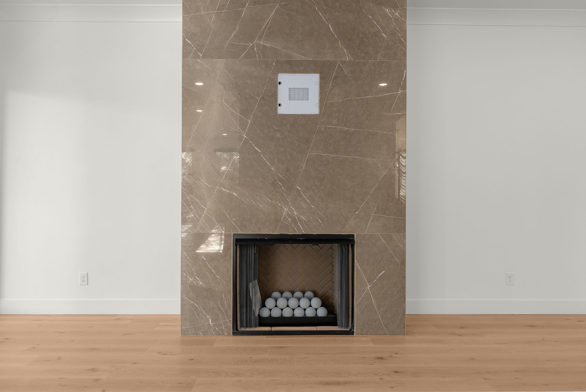 95 Leonard Ave Unit: 1