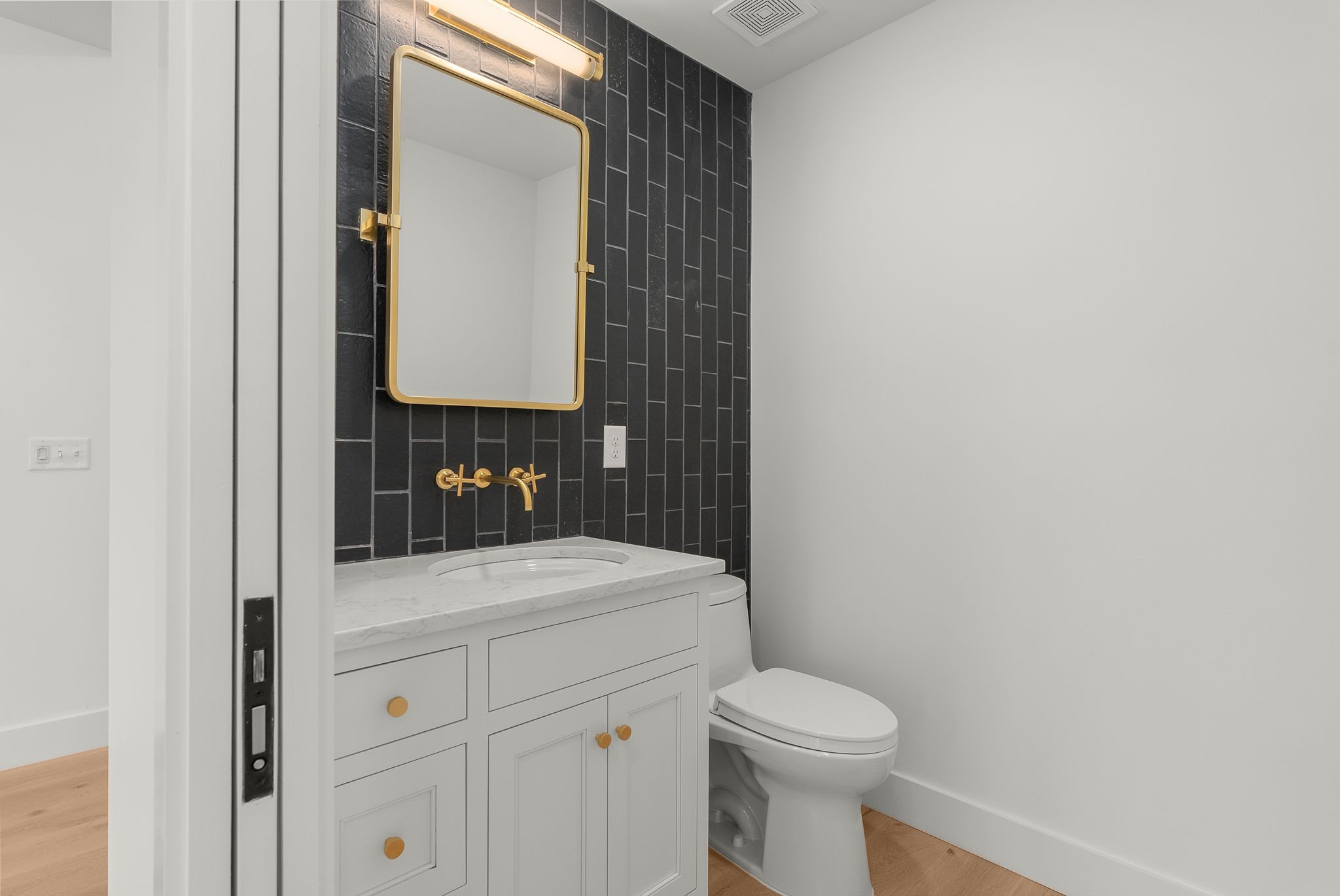 95 Leonard Ave Unit: 1