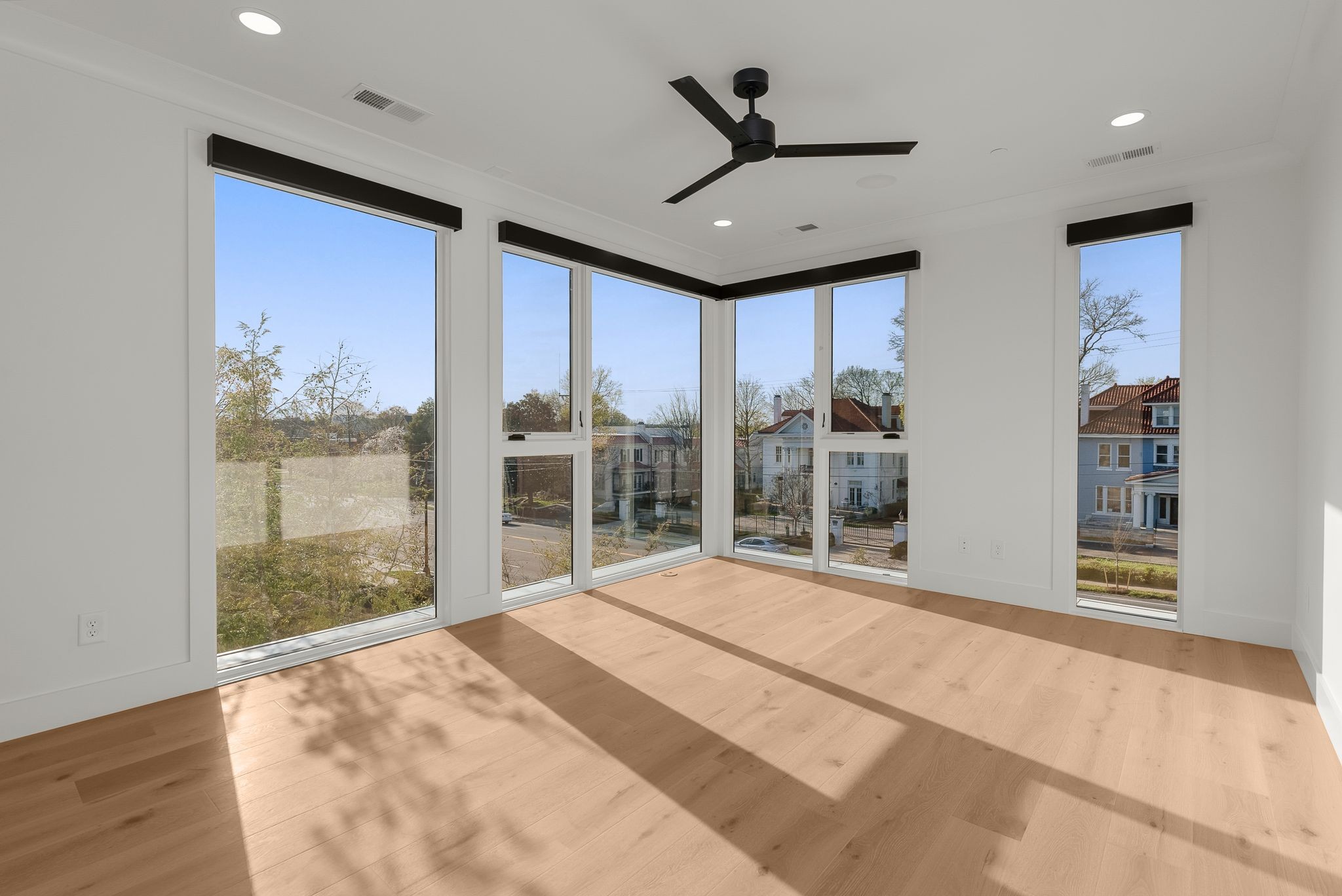 95 Leonard Ave Unit: 1