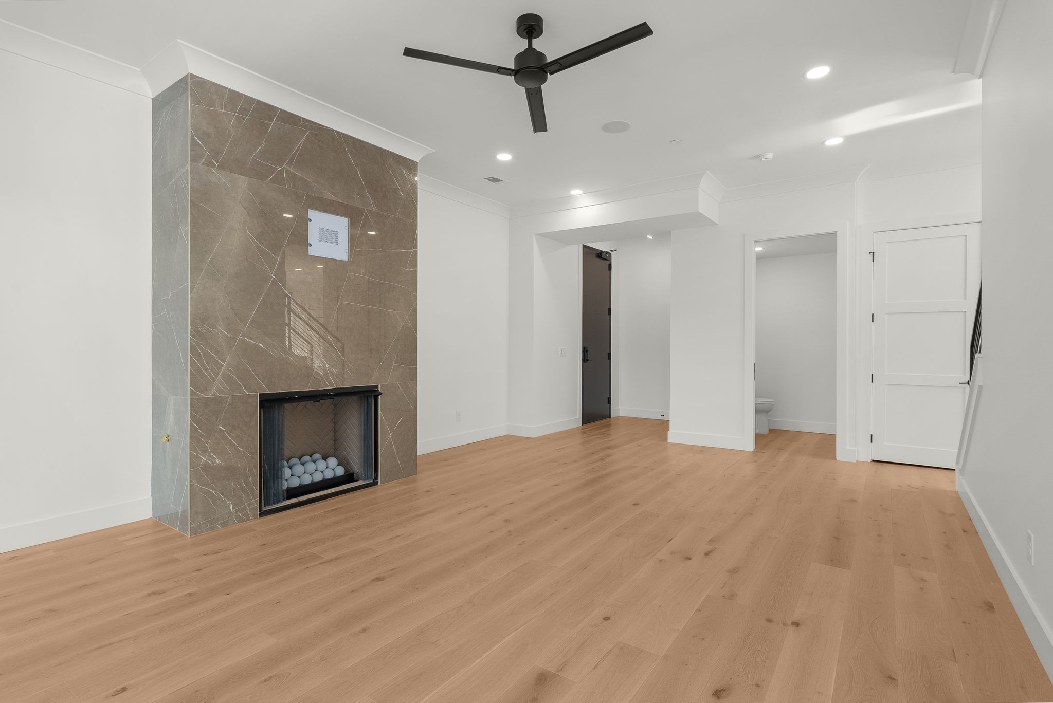 95 Leonard Ave Unit: 1