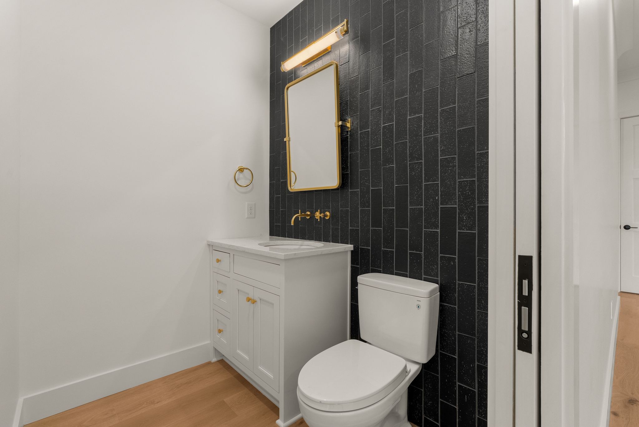 95 Leonard Ave Unit: A6