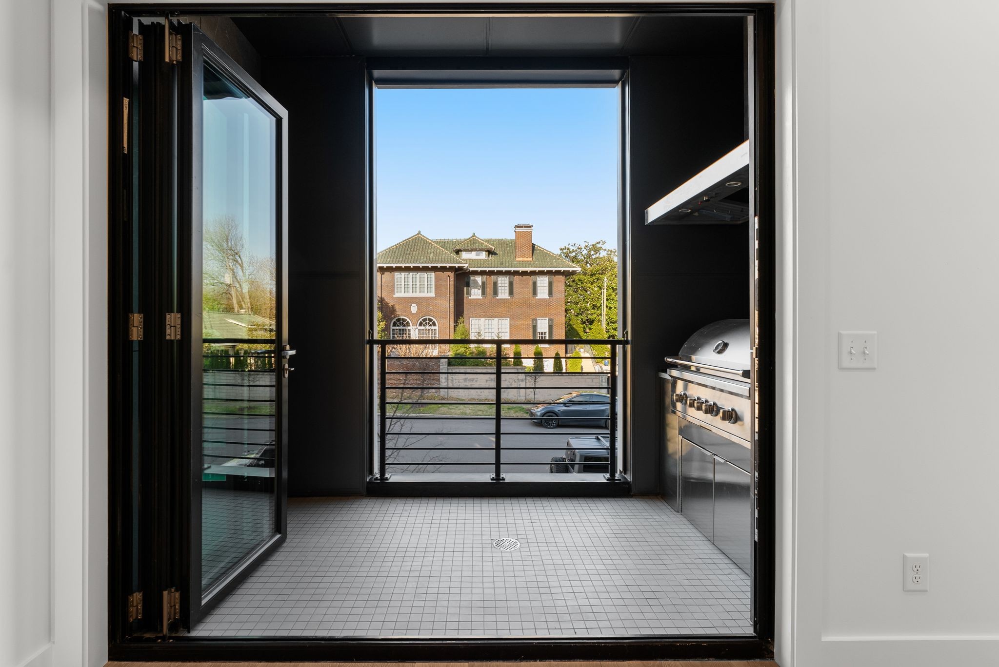 95 Leonard Ave Unit: A6