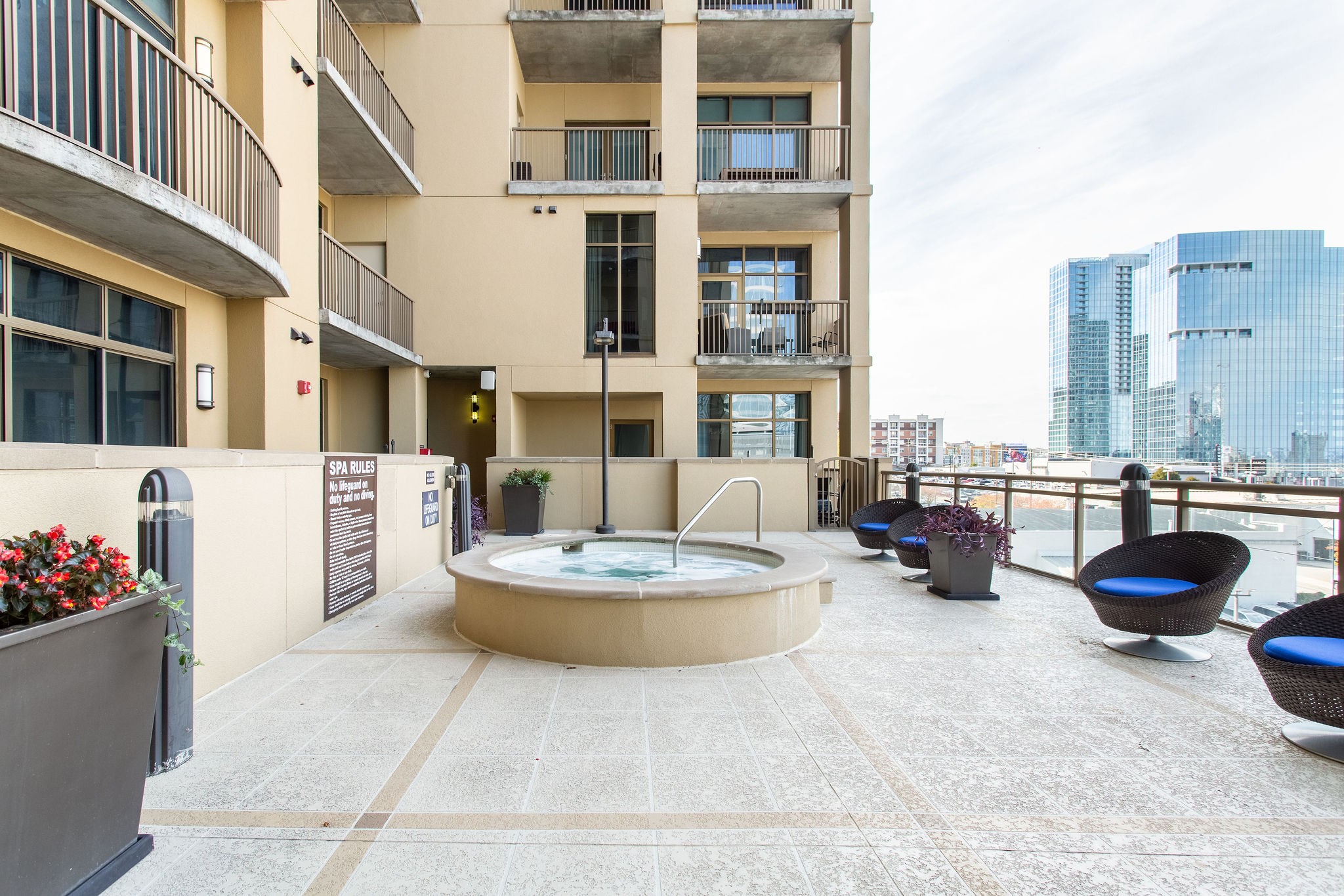 1510 Demonbreun St Unit: 1207